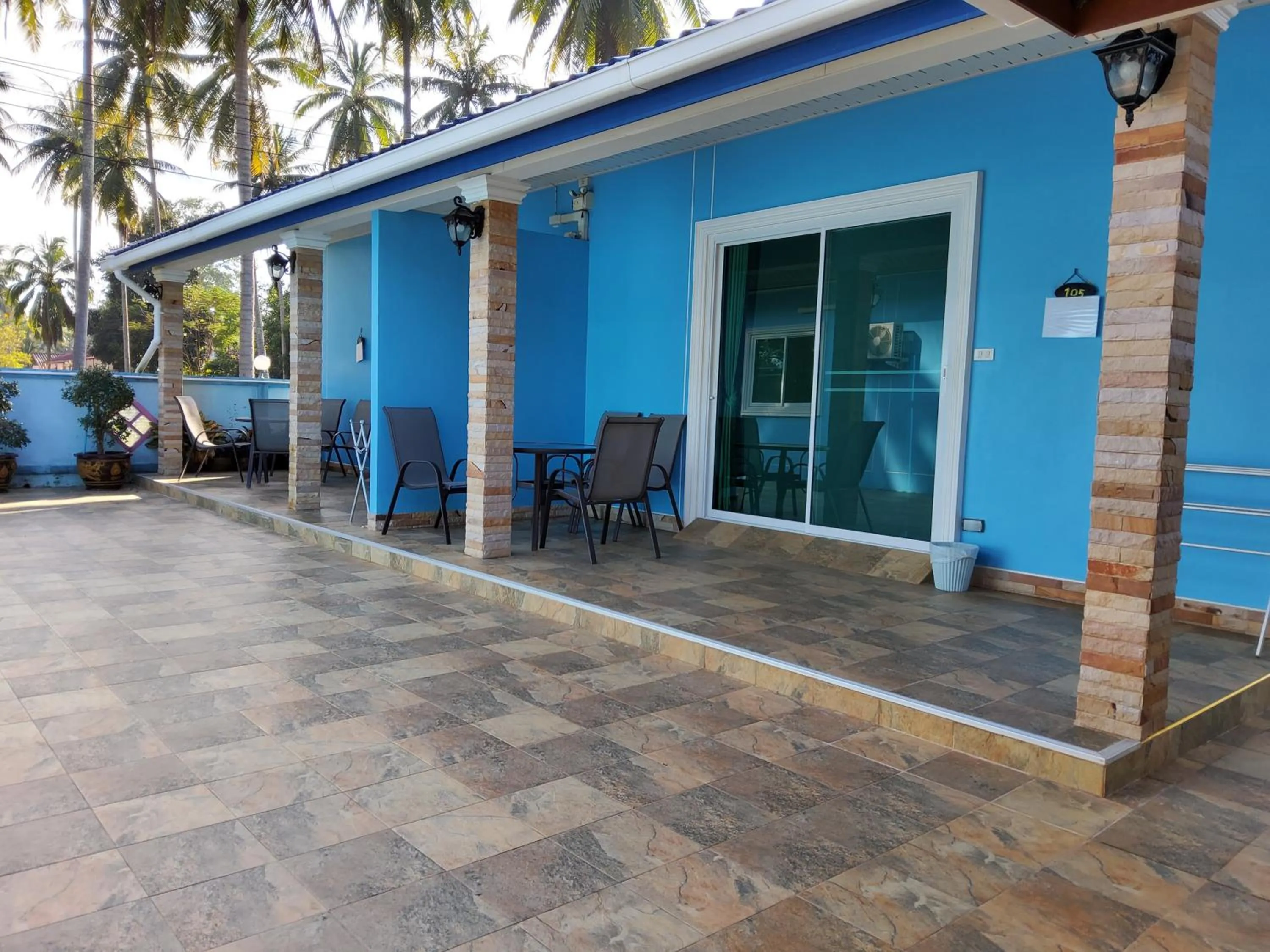 Blue Beach Bungalow