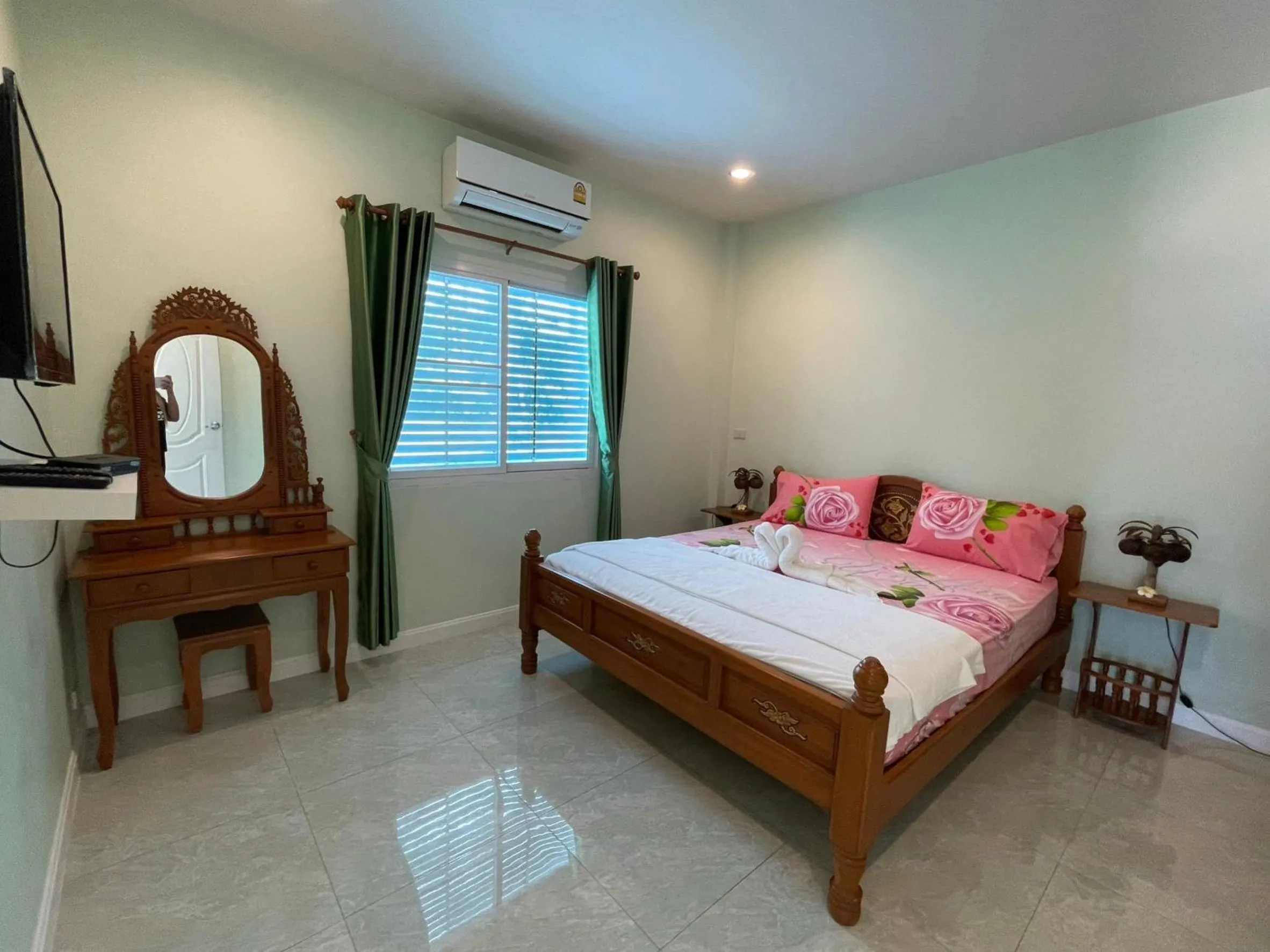 Bed in Blue Beach Bungalow