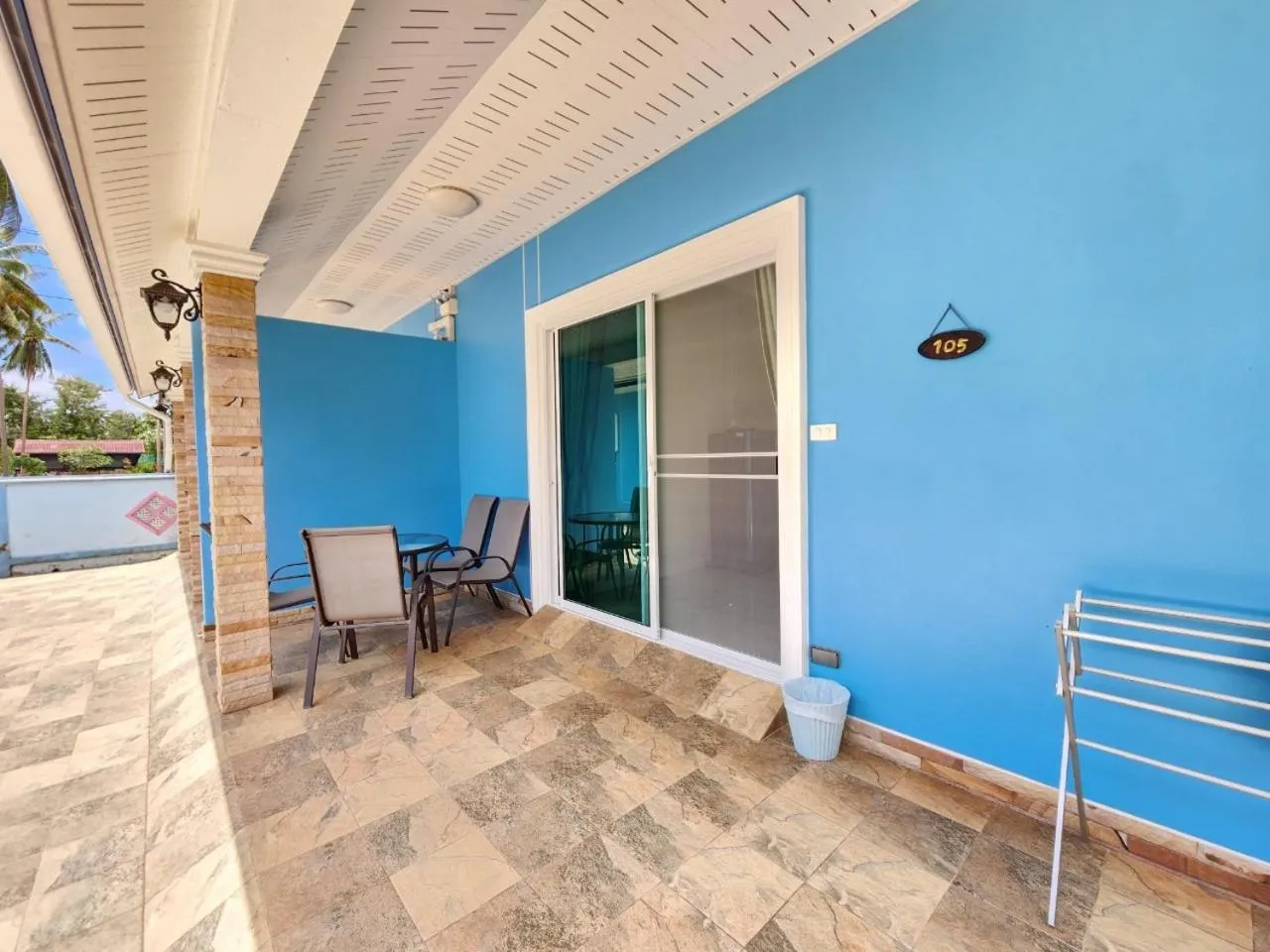 Day in Blue Beach Bungalow