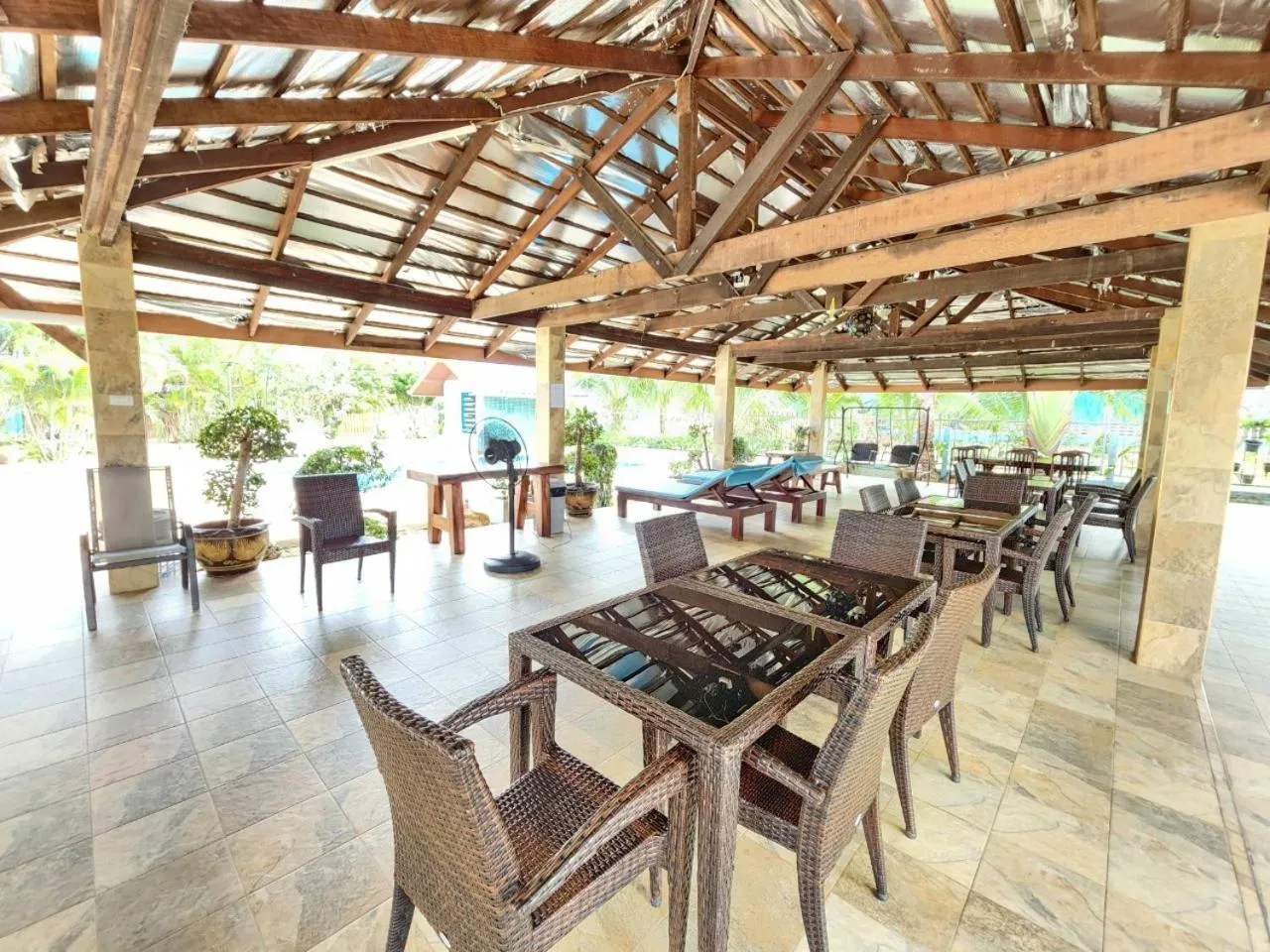 Restaurant/places to eat in Blue Beach Bungalow