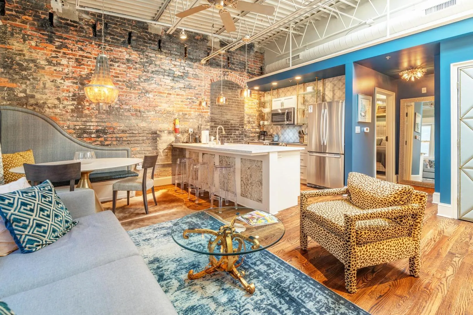 80 LEX 203 Eclectic Industrial Apt
