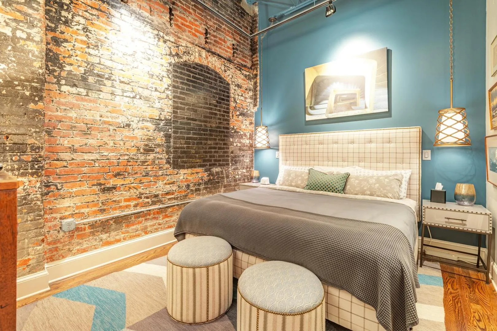 80 LEX 203 Eclectic Industrial Apt