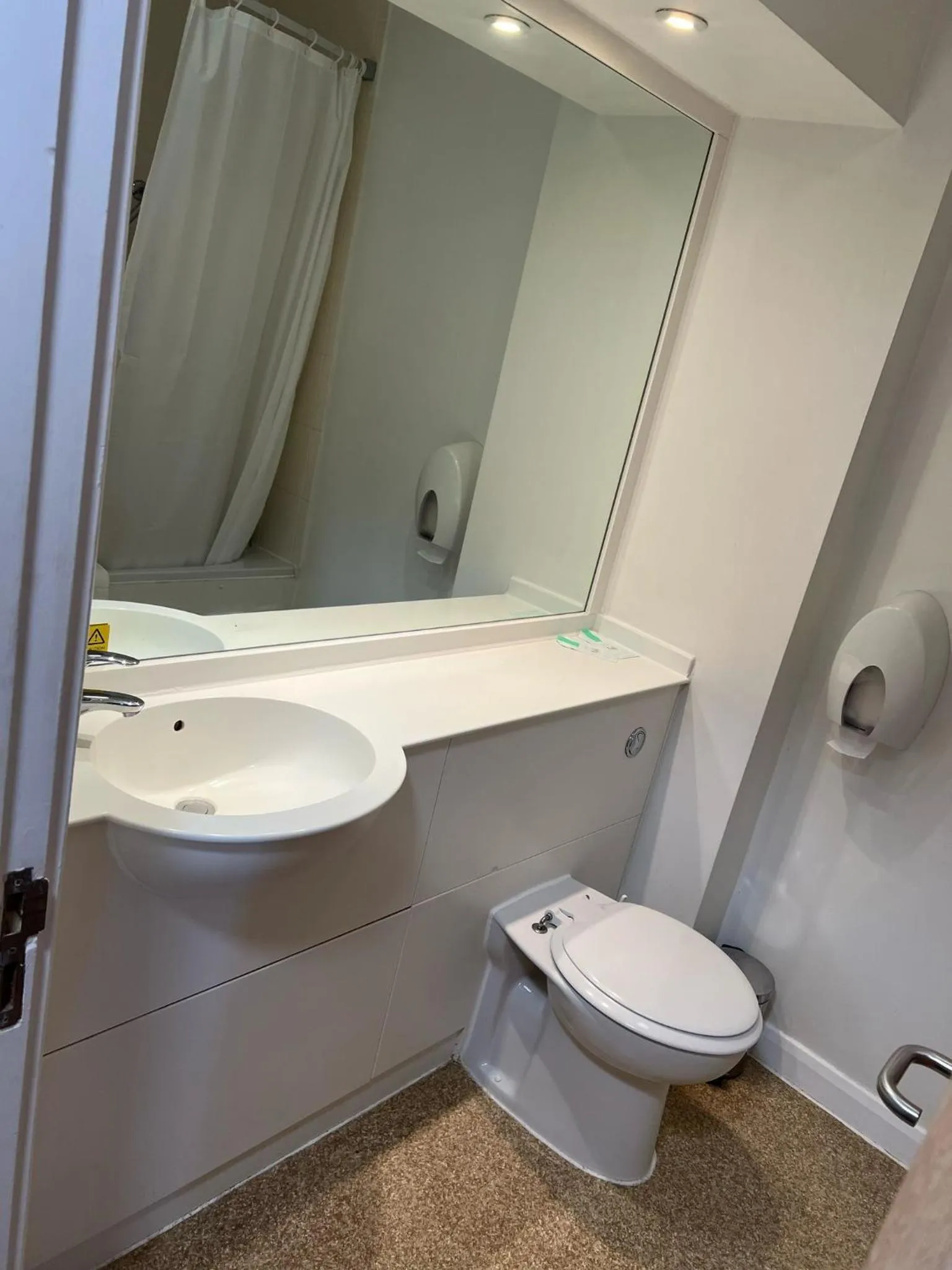 Bathroom in The Willen Lodge Hotel