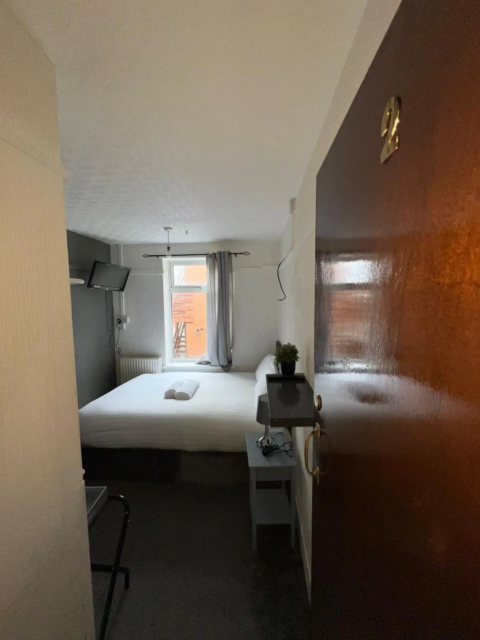 Bedroom, Bed in Harbour Hotel