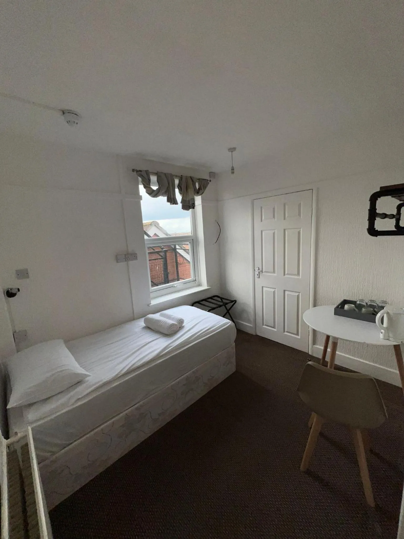 Bedroom, Bed in Harbour Hotel