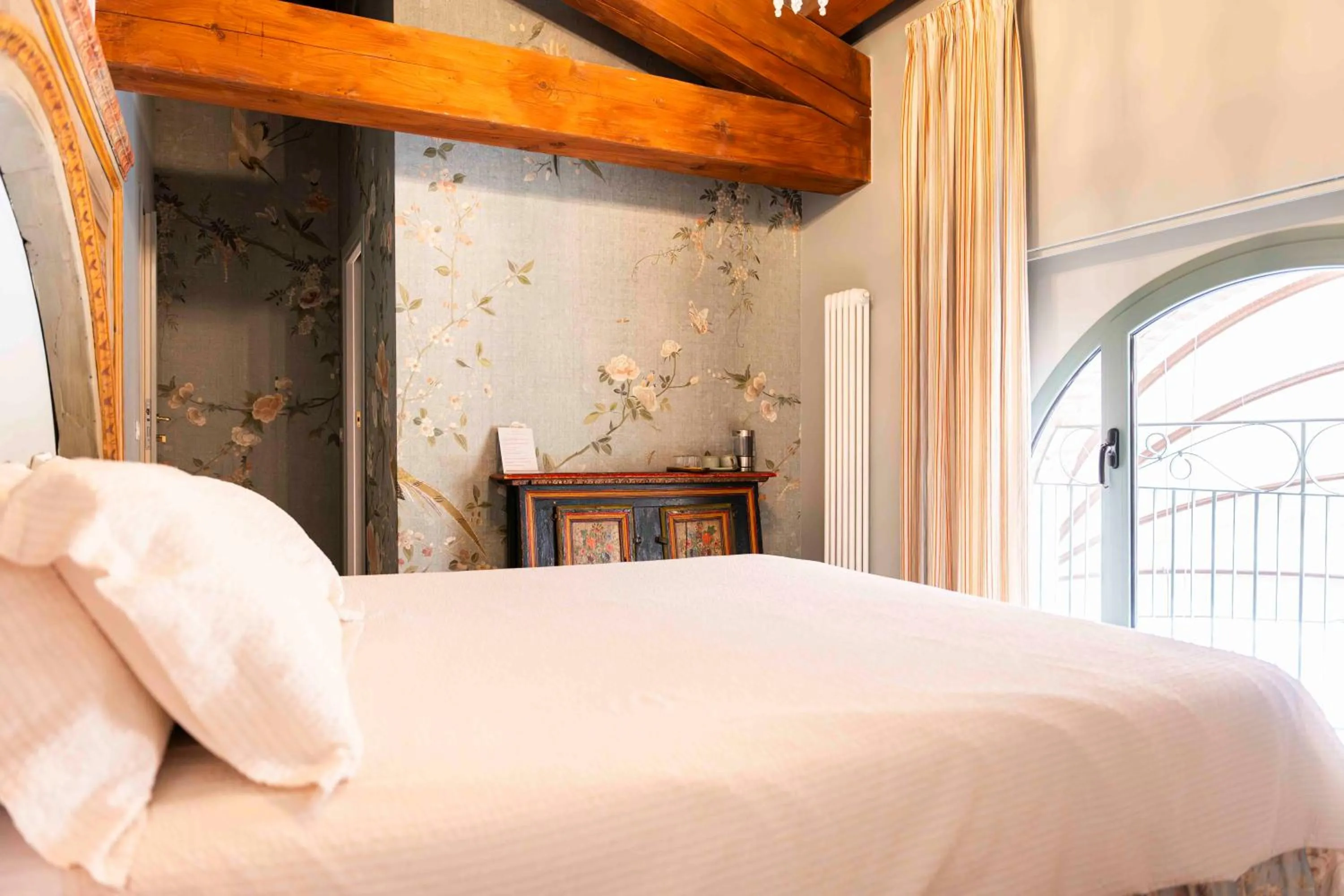 Bed in Tenuta Saiano Resort