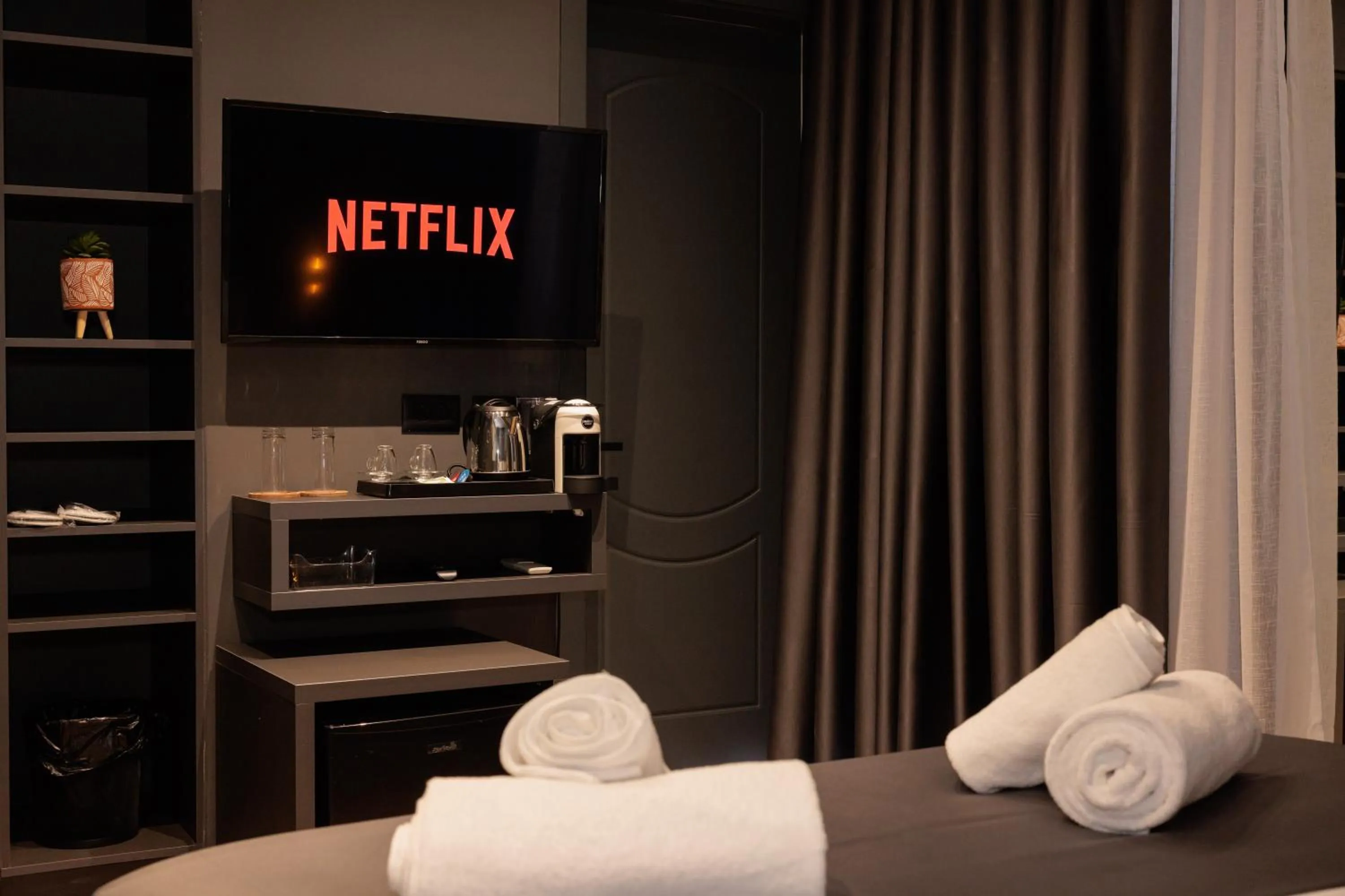 Bed in Hotel Bel Ami Tirana