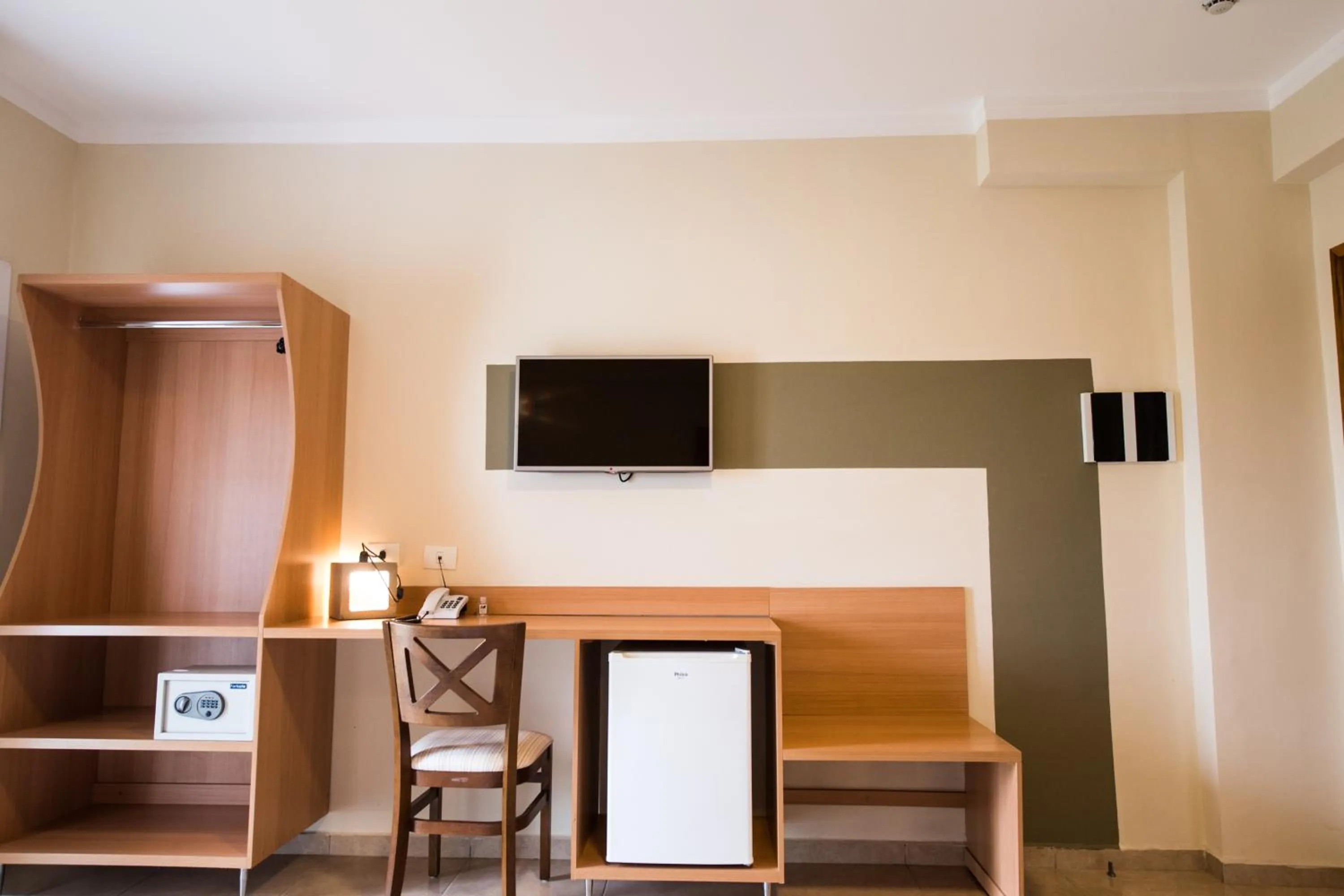 Photo of the whole room in Hotel Porto Real Aparecida