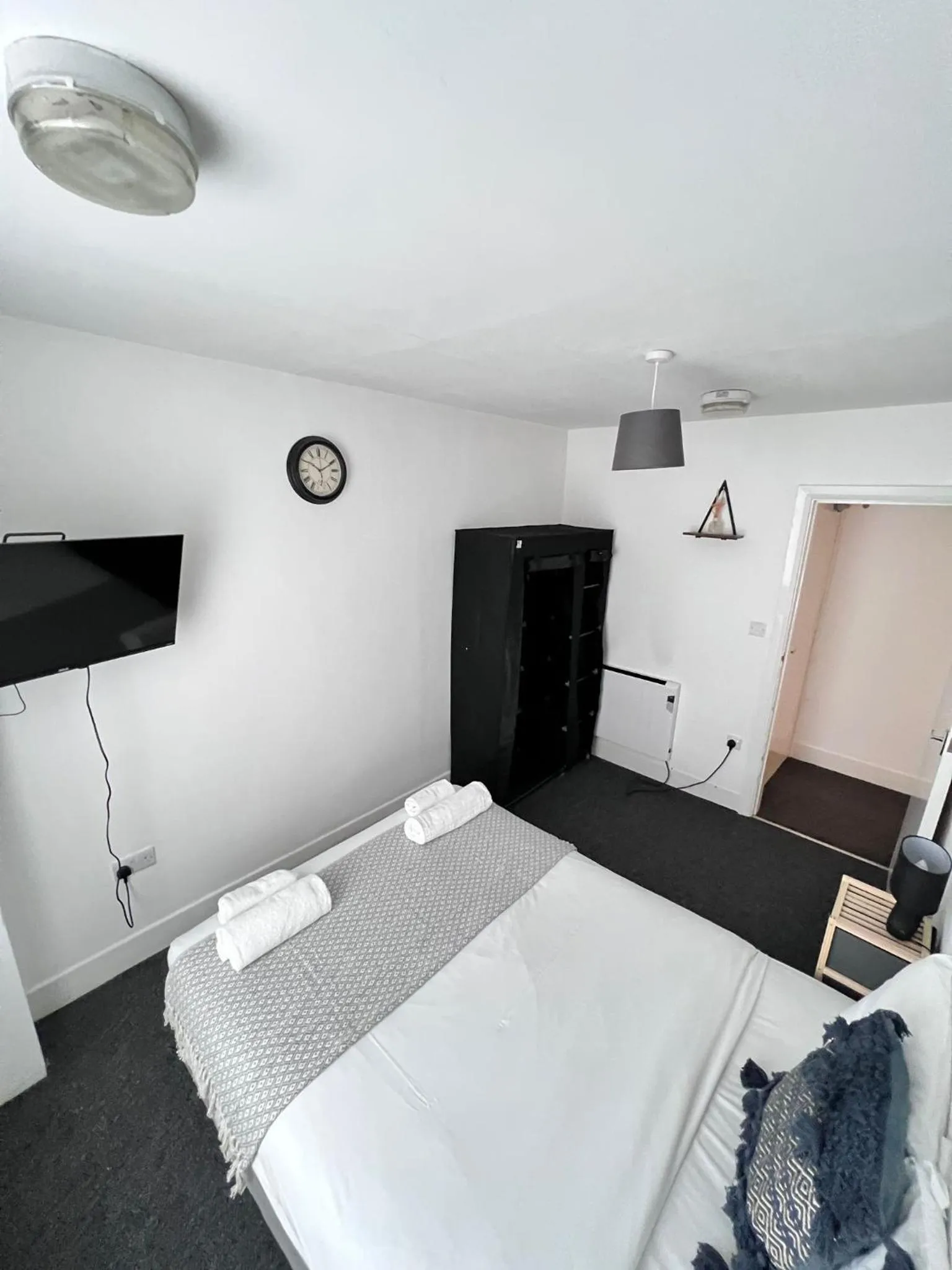 Bedroom, Bed in Harbour Flats