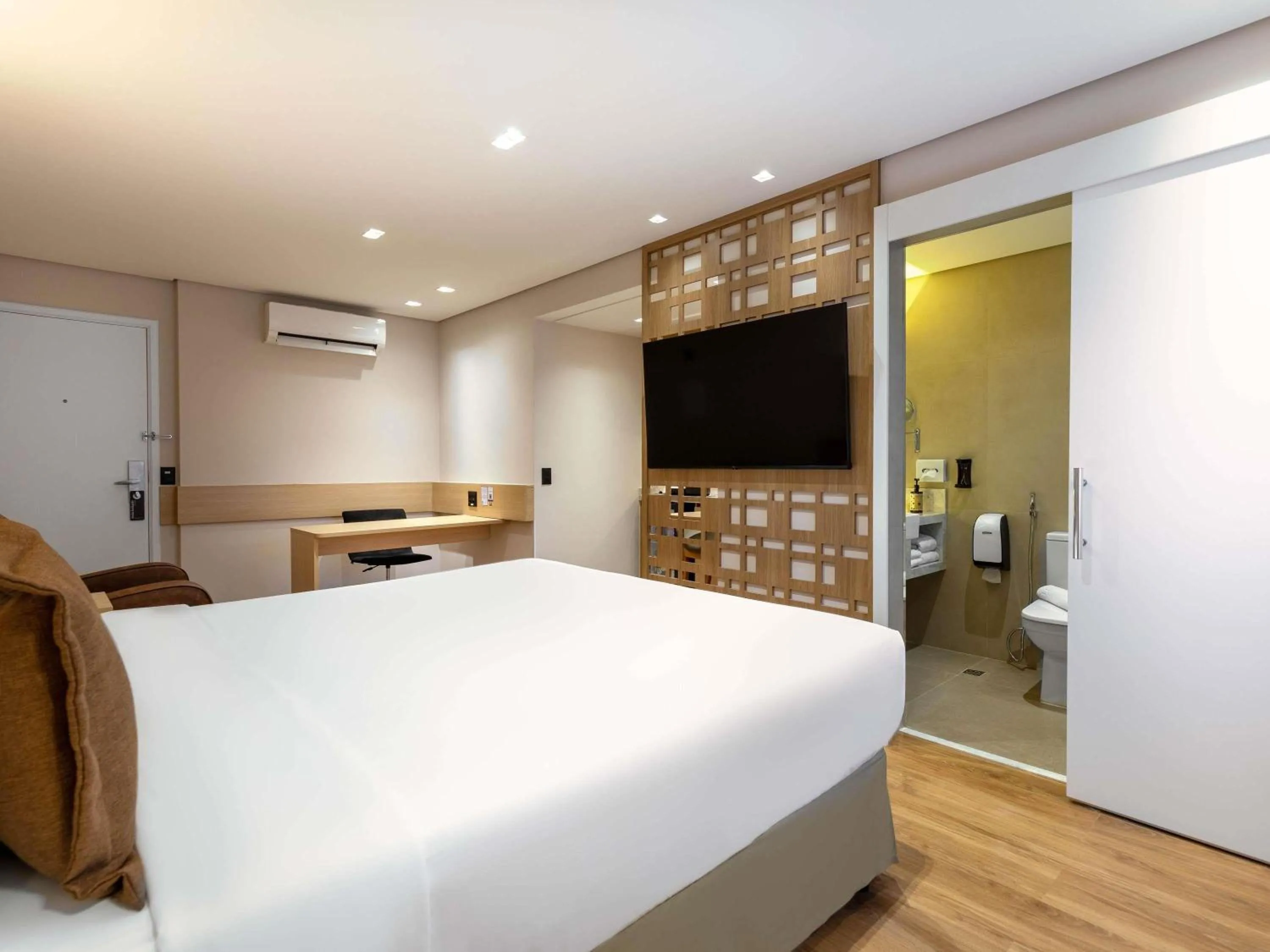 Bedroom, Bed in Mercure São Paulo Nações Unidas