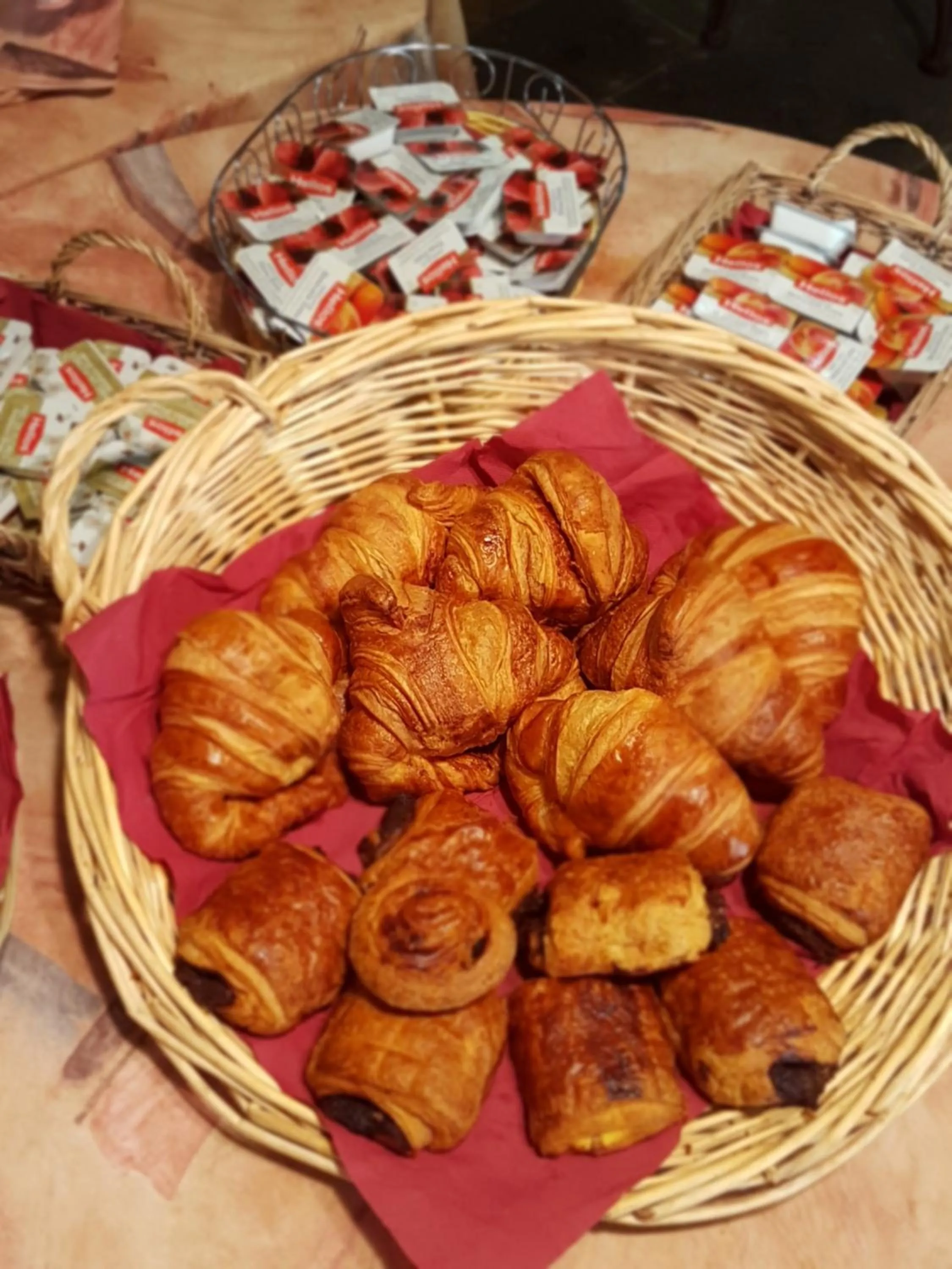 Buffet breakfast in Hotel Castell Blanc