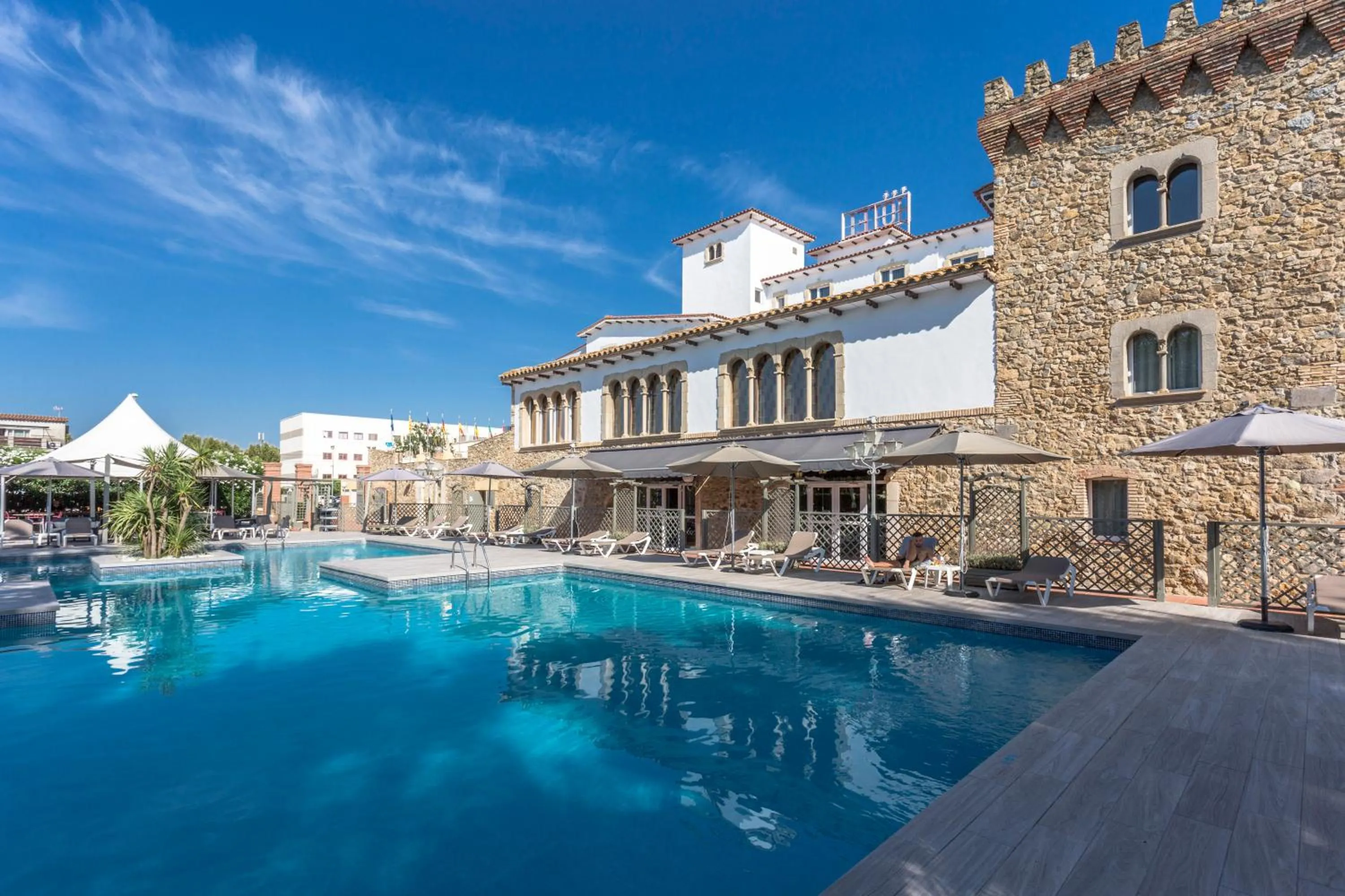 Property building in Hotel Castell Blanc