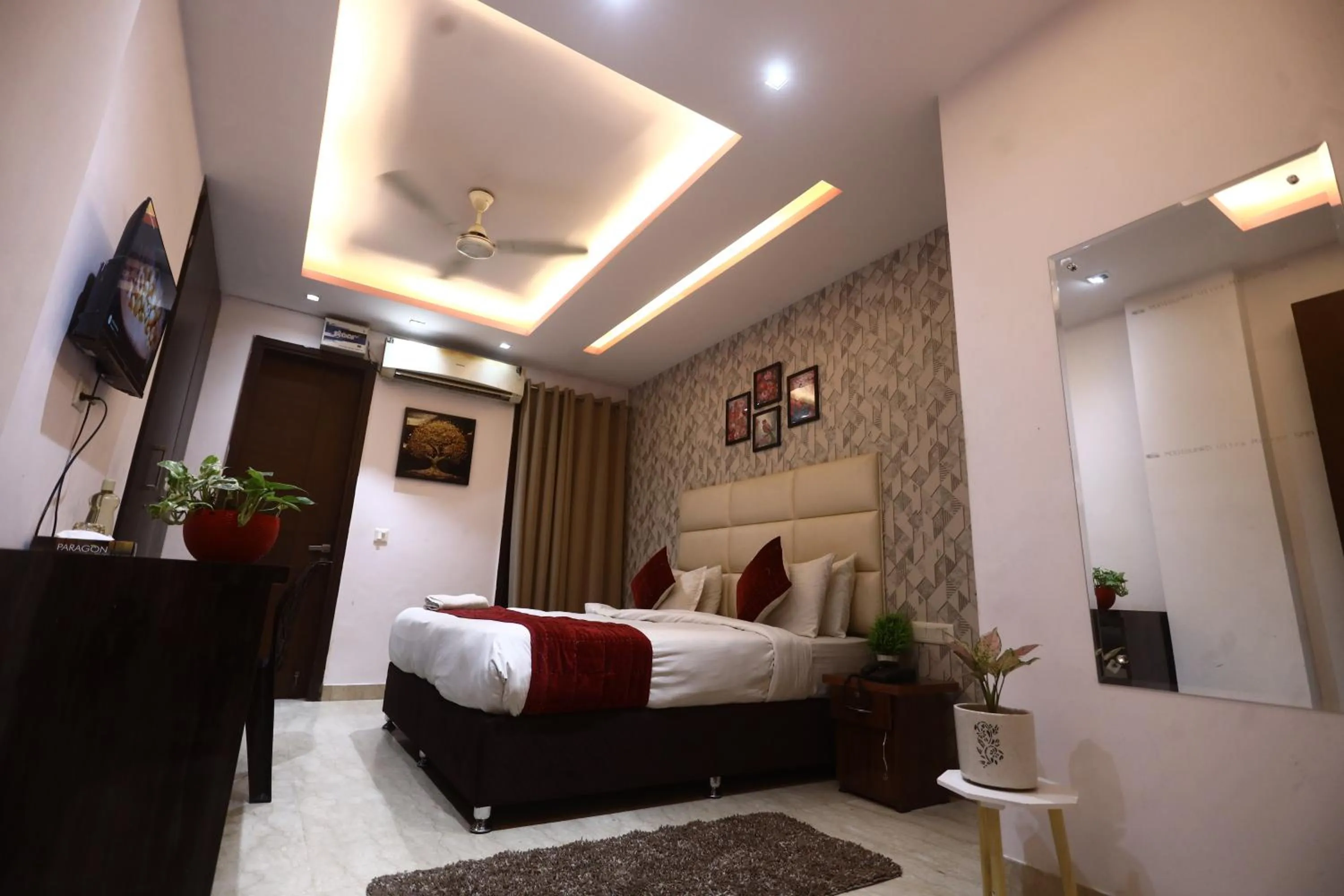 Bed in The Bed And Rock Kalkaji