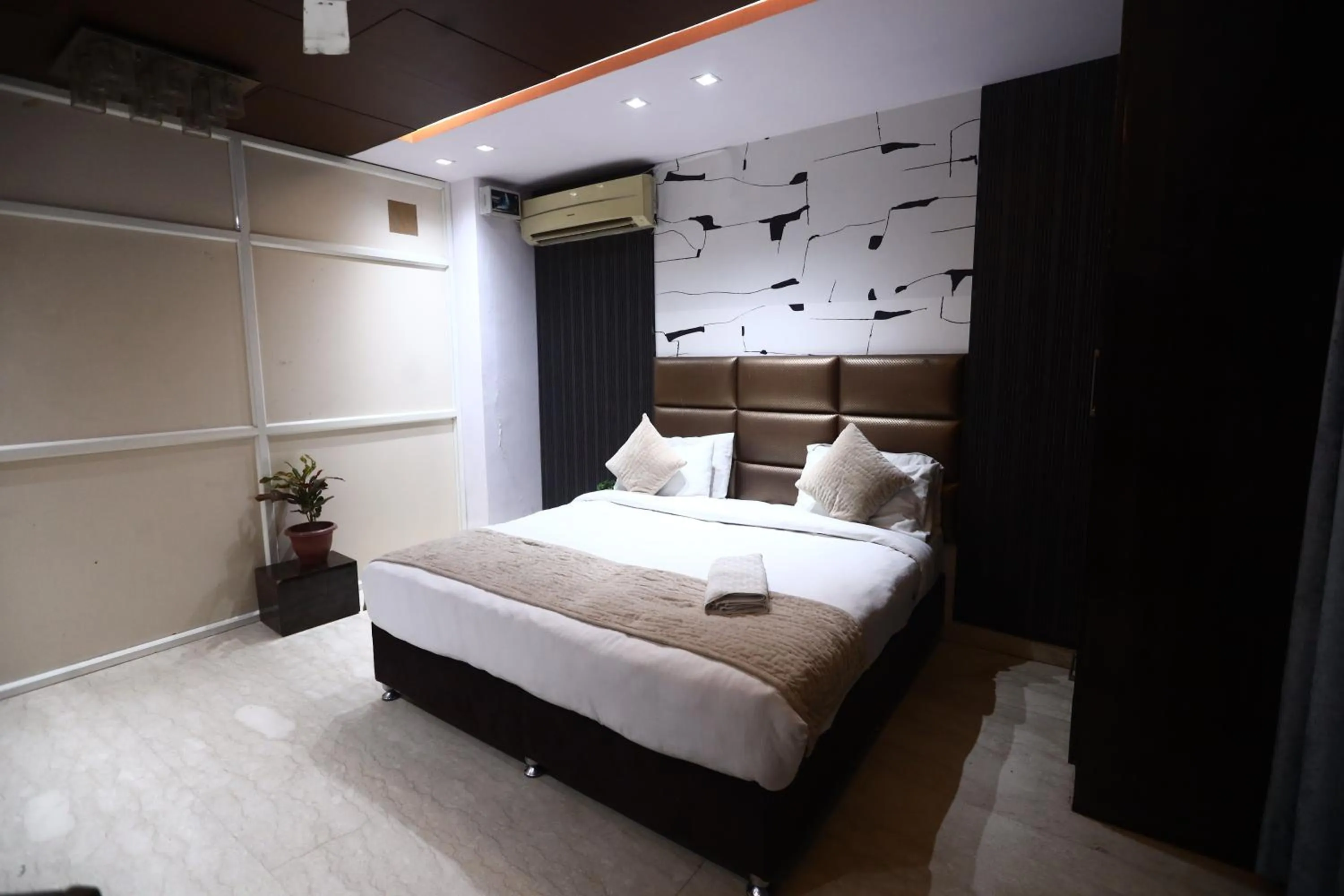 Bed in The Bed And Rock Kalkaji