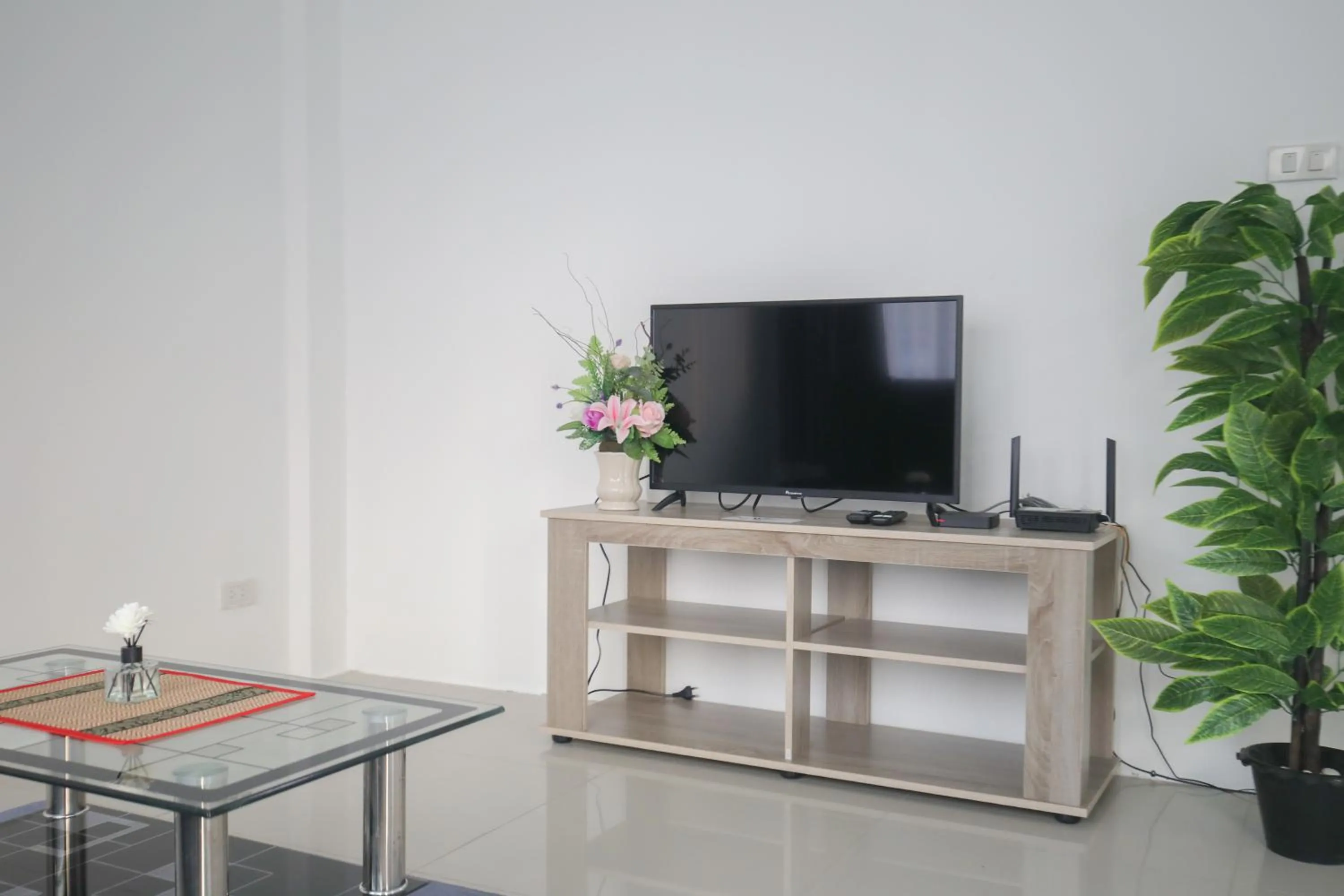 Communal lounge/ TV room in Chiangmai View Home