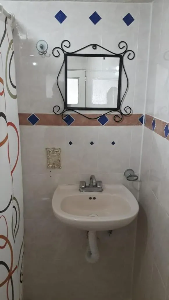 Bathroom in Hotel Colonial