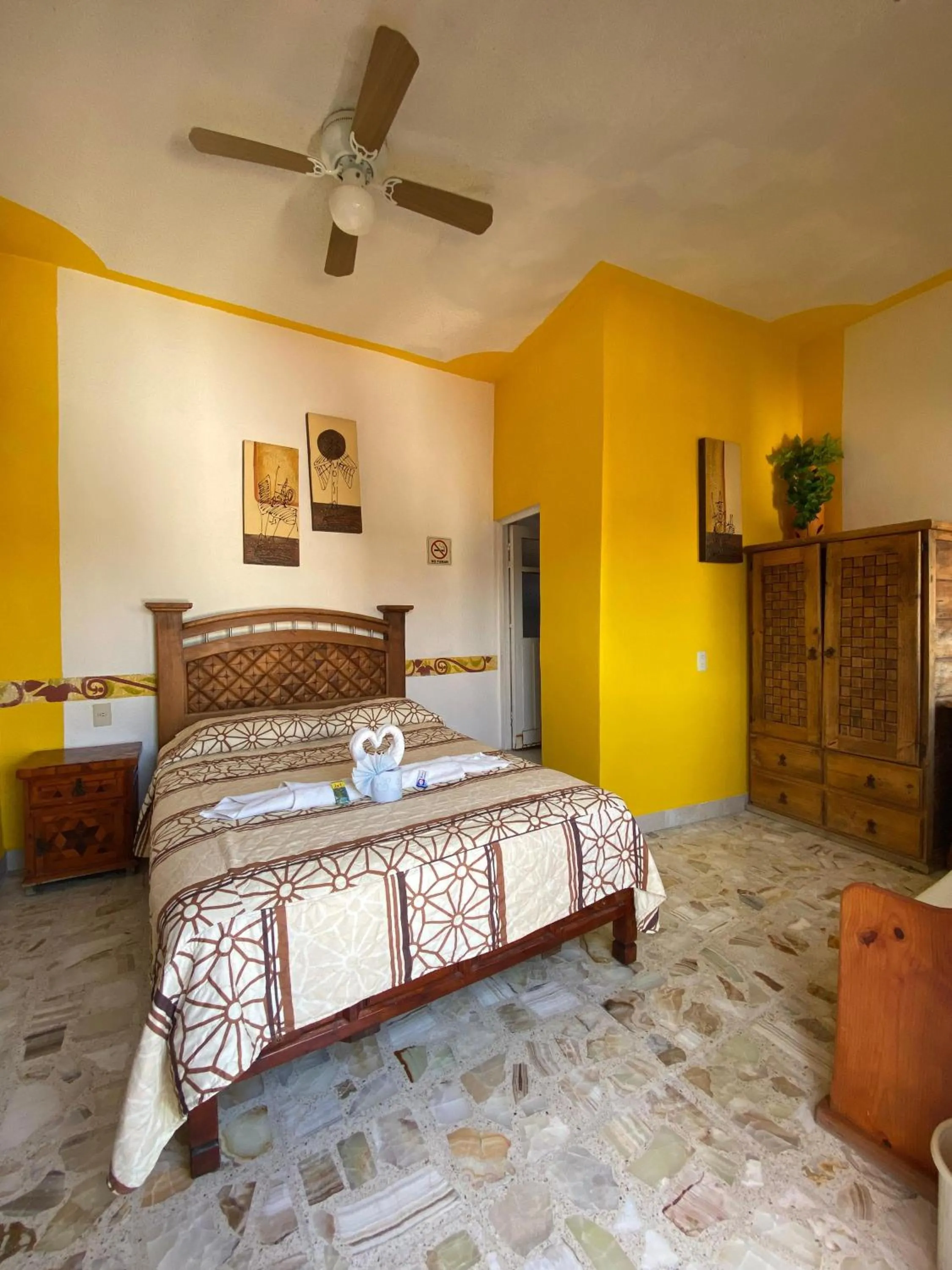 Bed in Hotel Colonial