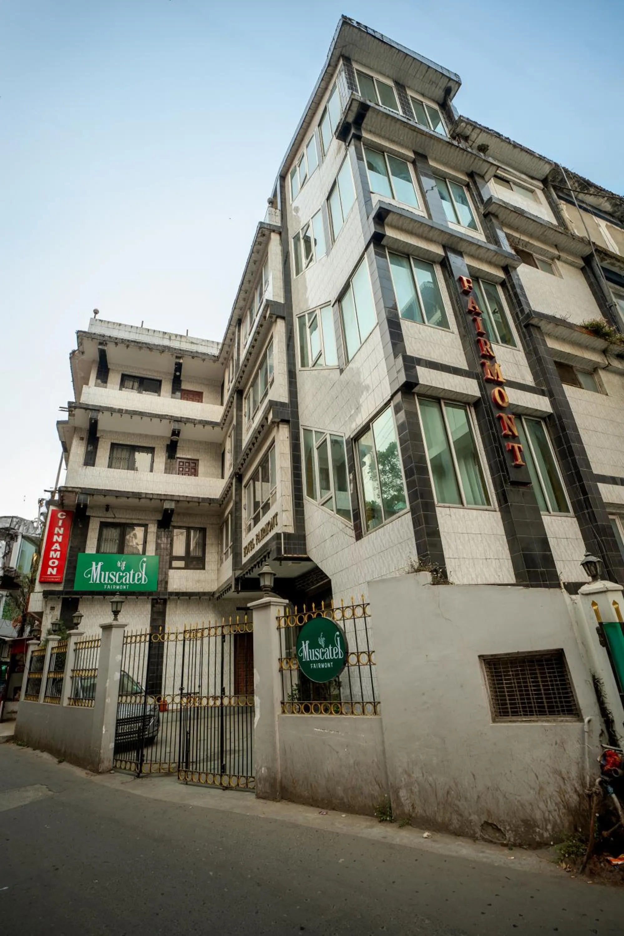 Property building in Muscatel Fairmount 100 Mts from Mall Road