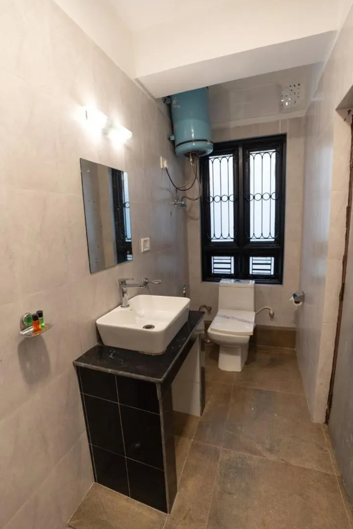 Muscatel Fairmount 100 Mts from Mall Road