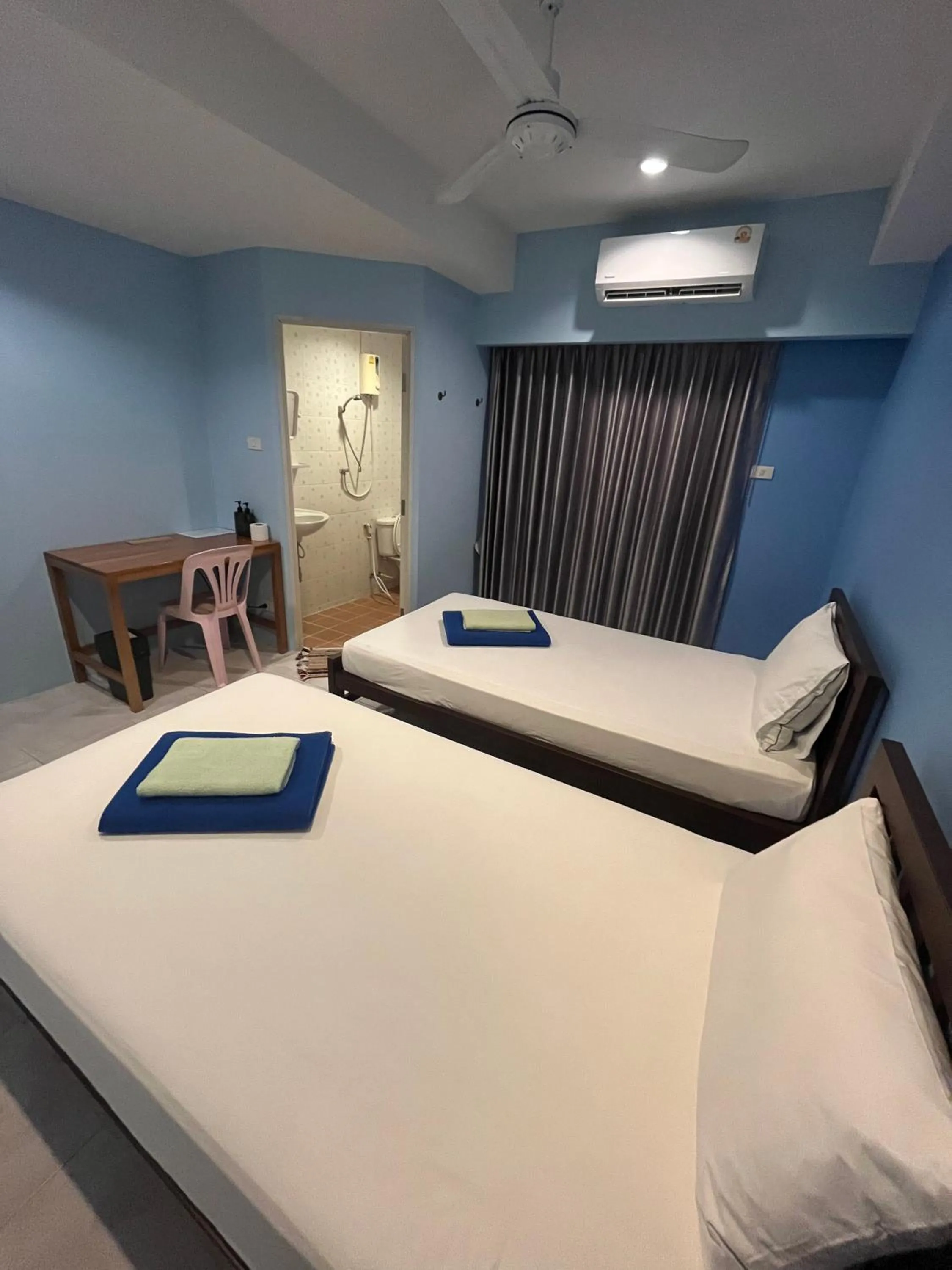 Bedroom, Bed in Bonita House