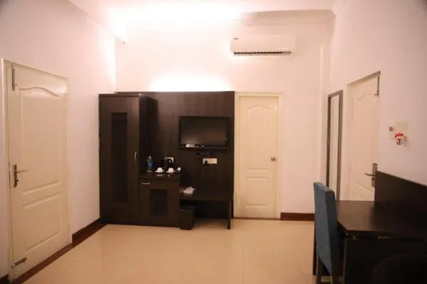 wardrobe in Status Club Resort