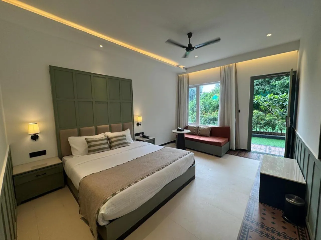 Bedroom, Bed in Status Club Resort