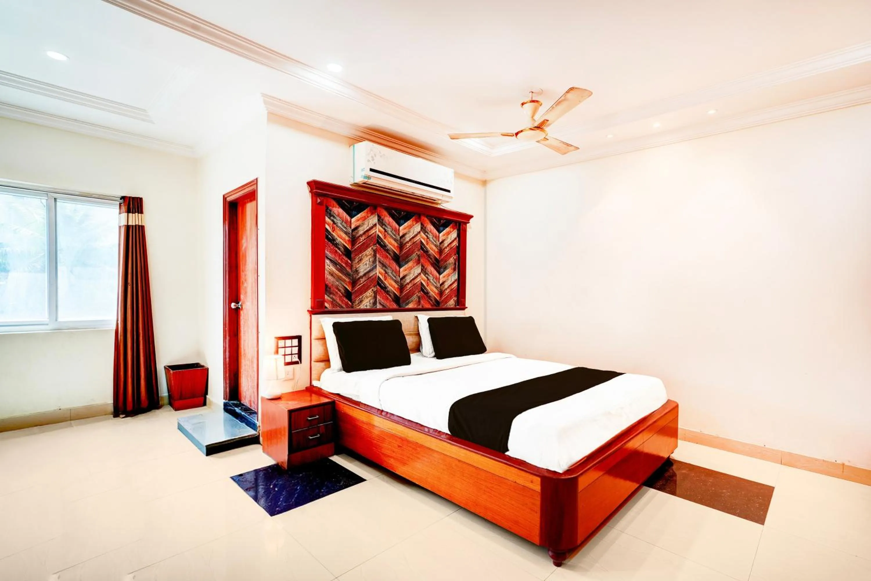 Bedroom, Bed in Super Townhouse Anantapur Near Srikantam Circle