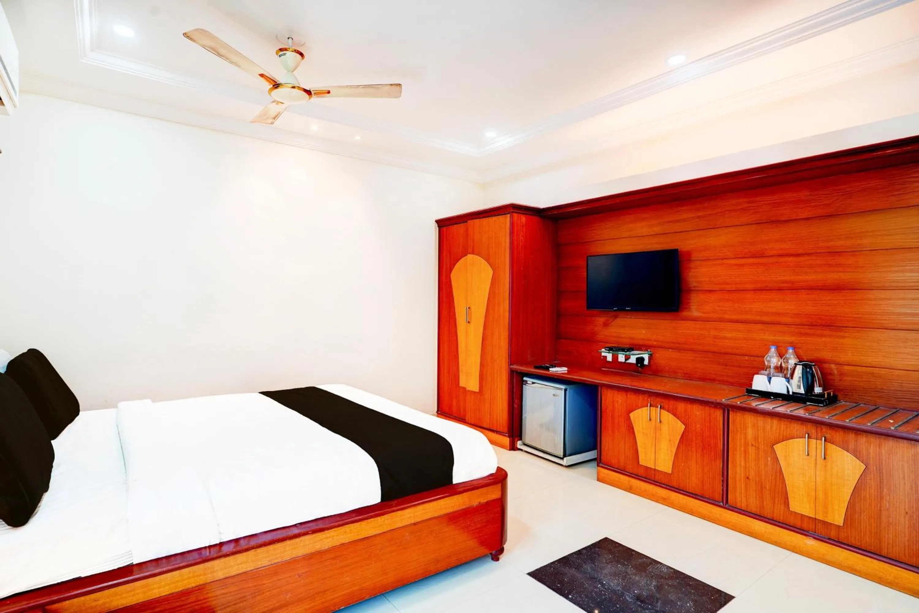 Bedroom, Bed in Super Townhouse Anantapur Near Srikantam Circle