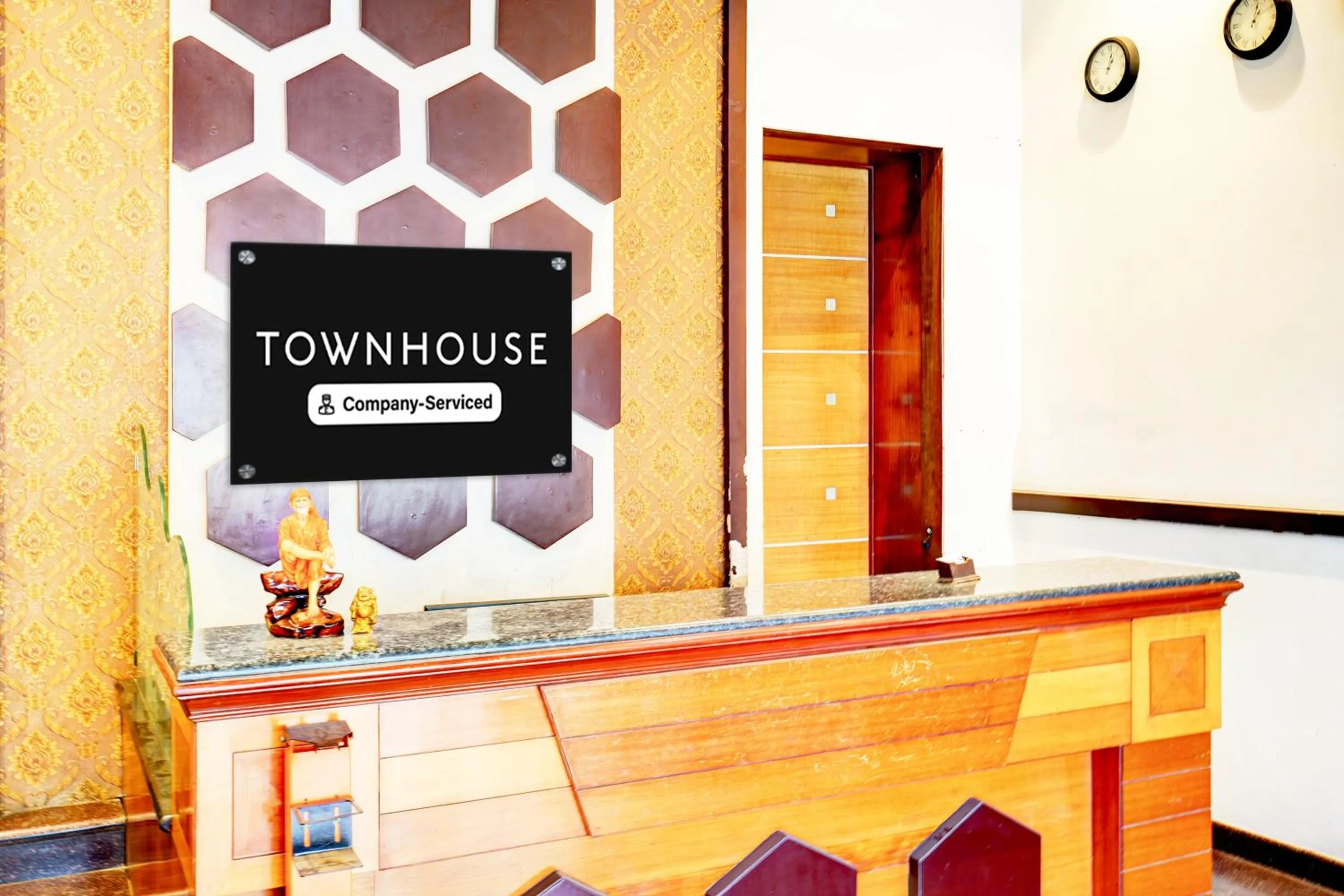 Lobby or reception in Super Townhouse Anantapur Near Srikantam Circle