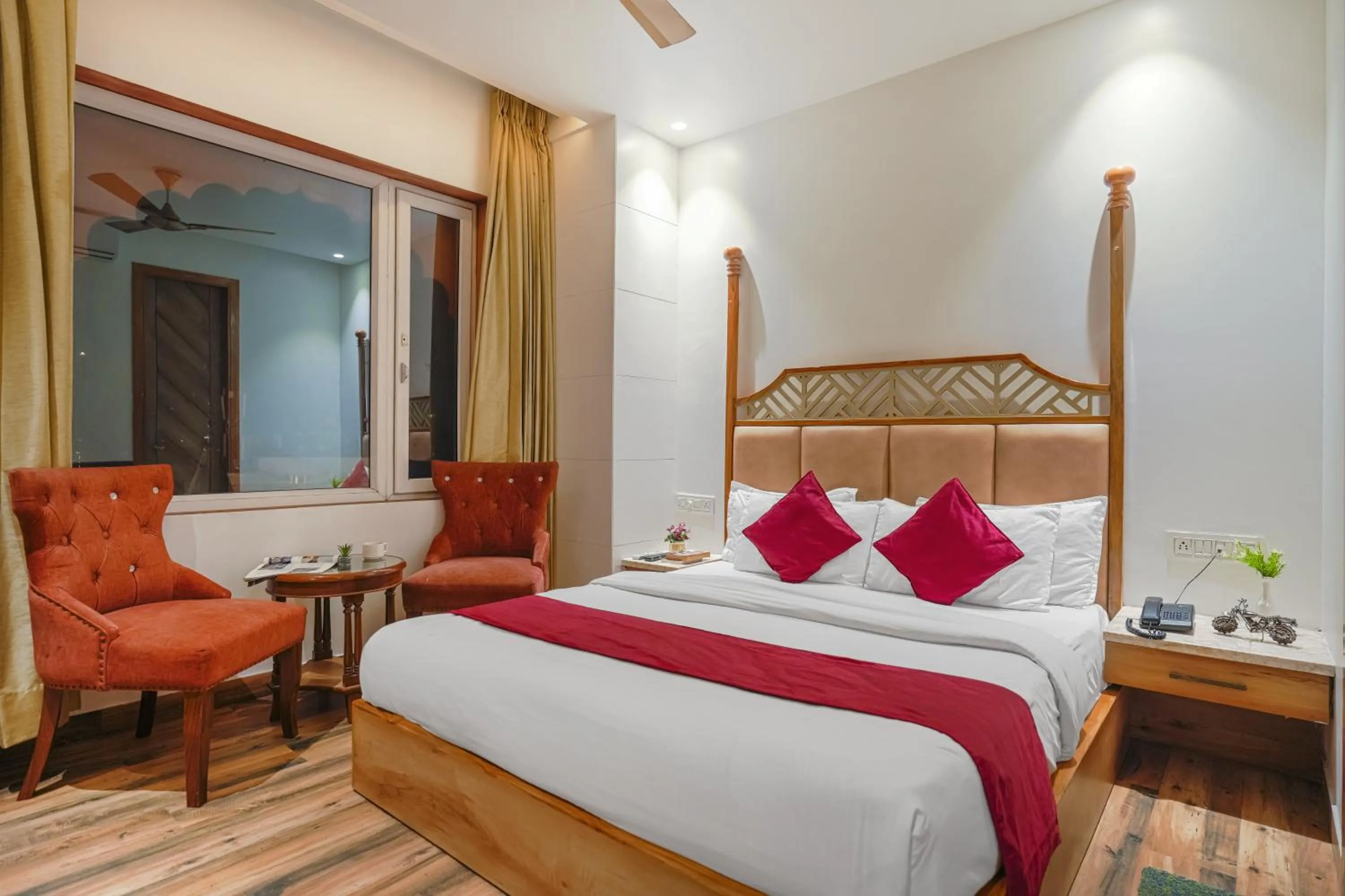 Bedroom, Bed in Hotel RV Golden A Few Steps from Golden Temple