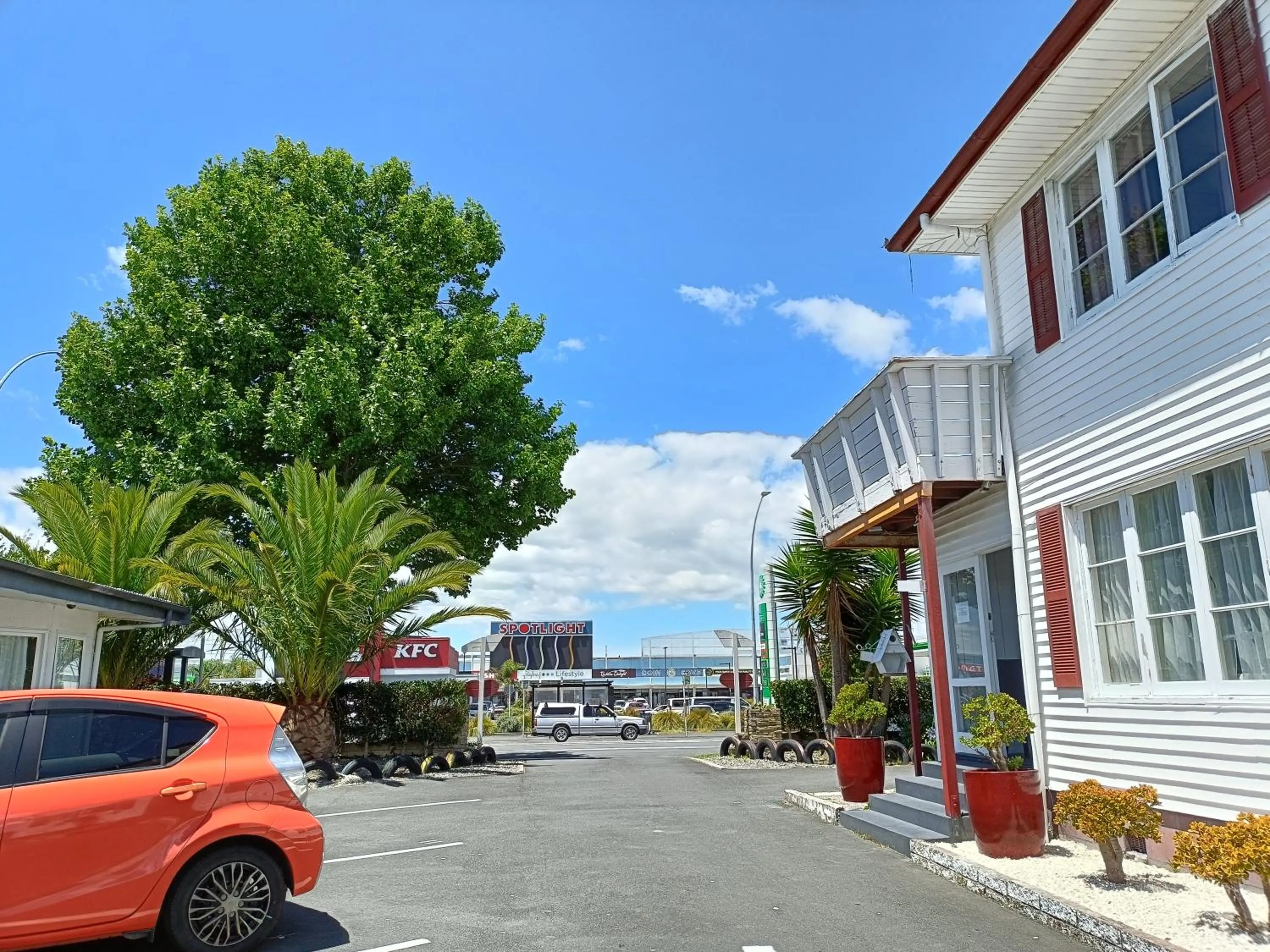 Rainbow Motel & Guest House