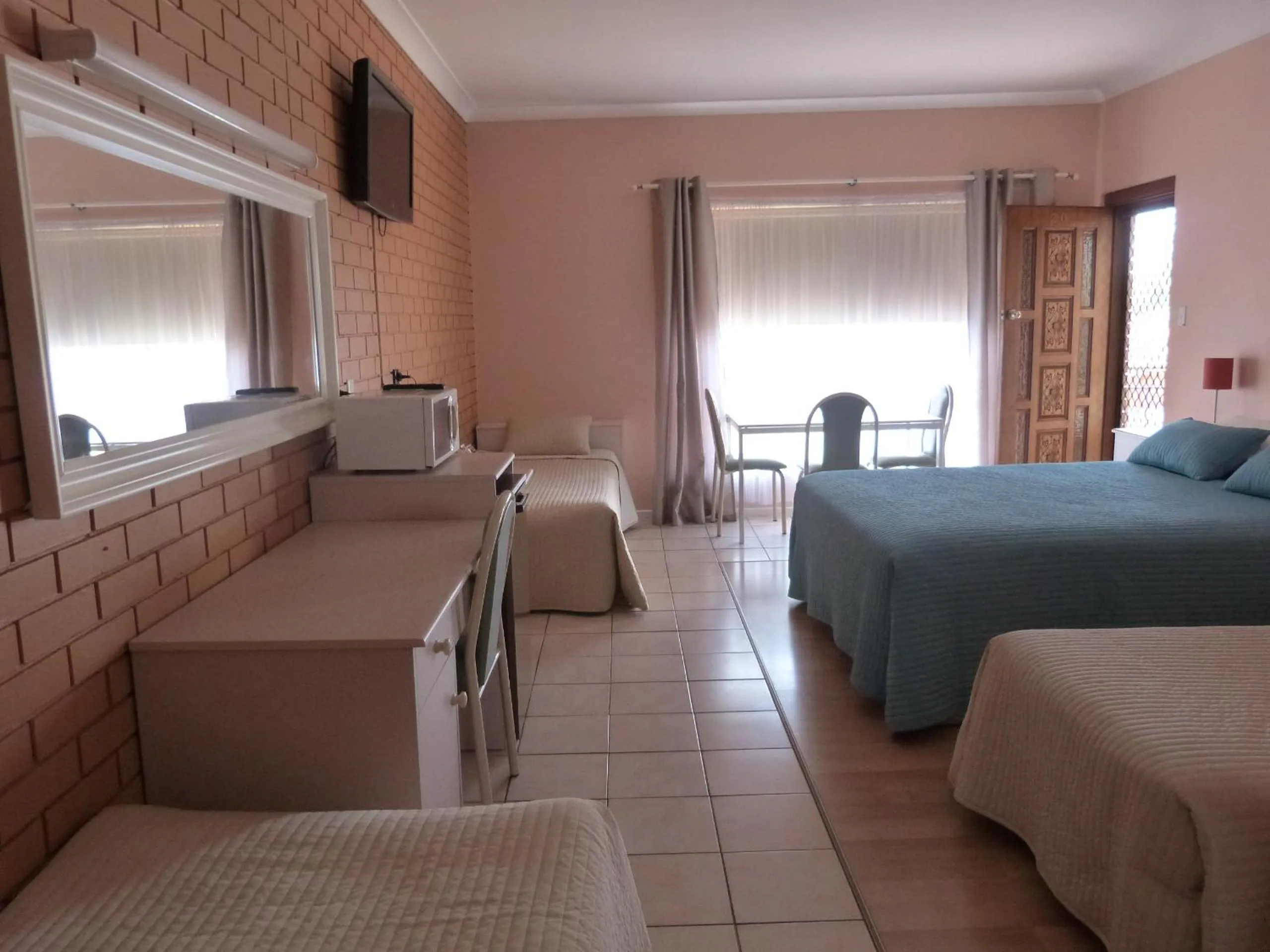 Bed in Fullarton Motor Lodge