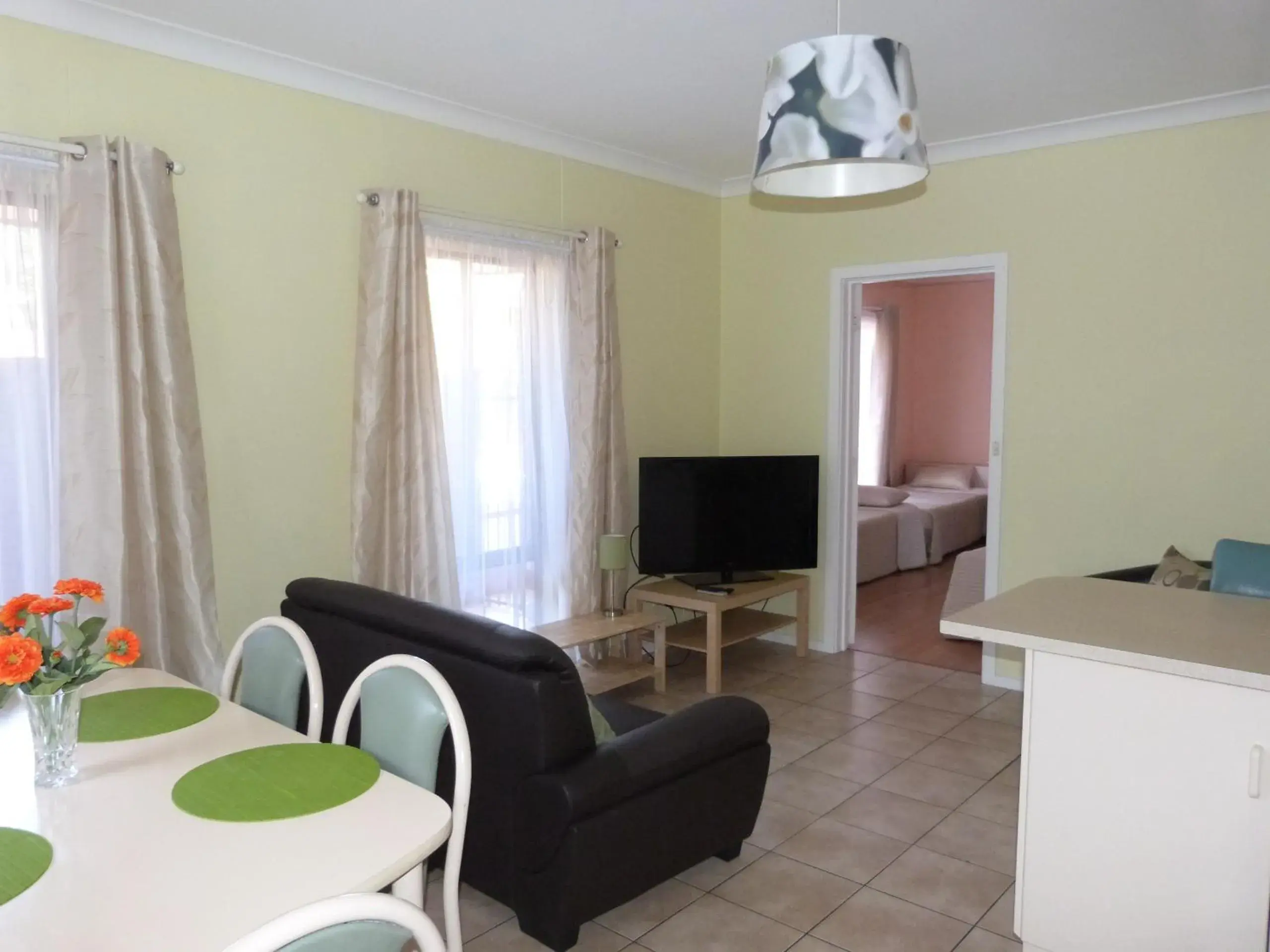 Family Apartment with Kitchen in Fullarton Motor Lodge Family Apartment with Kitchen in Fullarton Motor Lodge