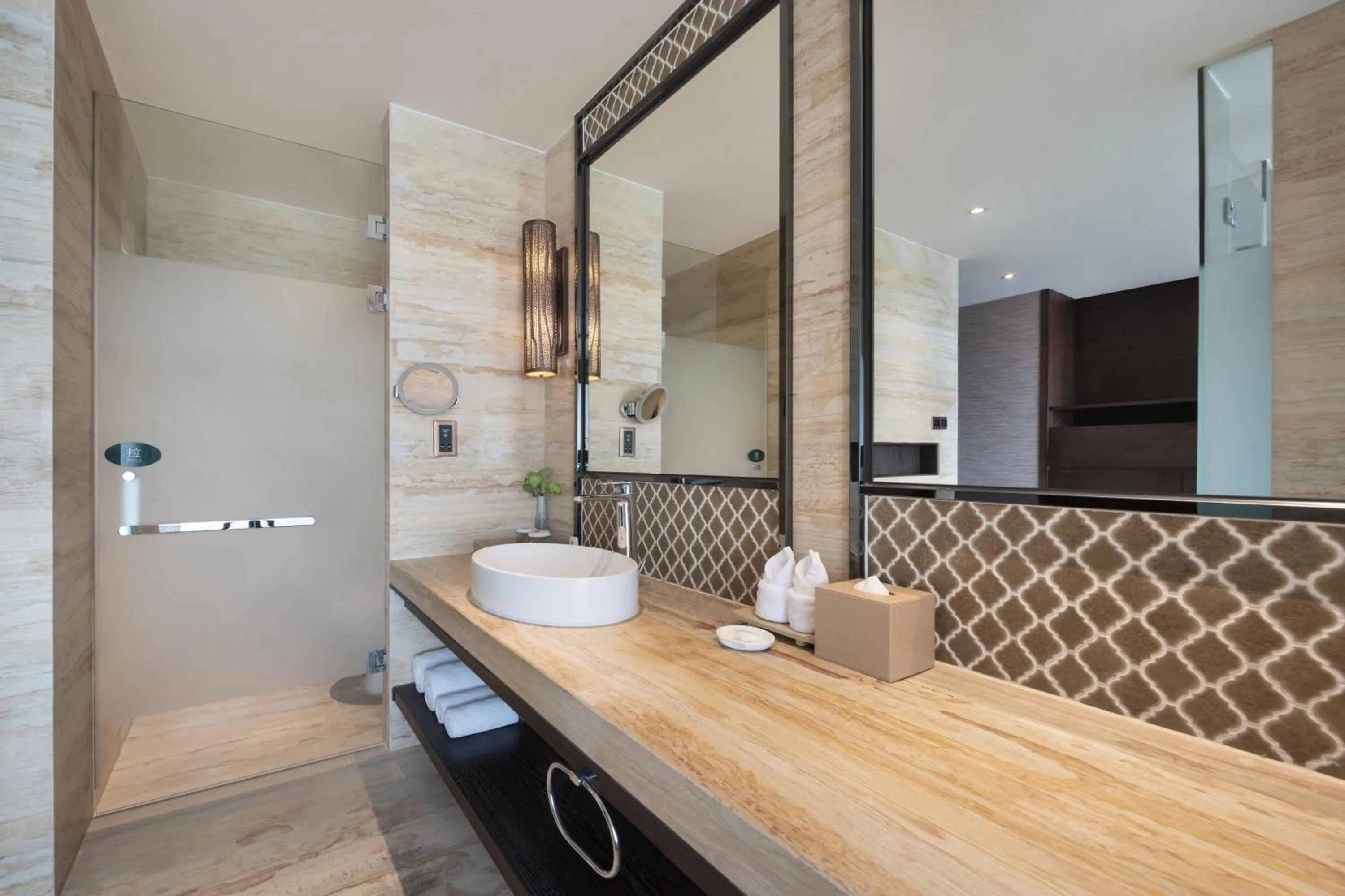 Bathroom in Mangrove Tree Resort World Sanya Bay- Queen Palm Towers