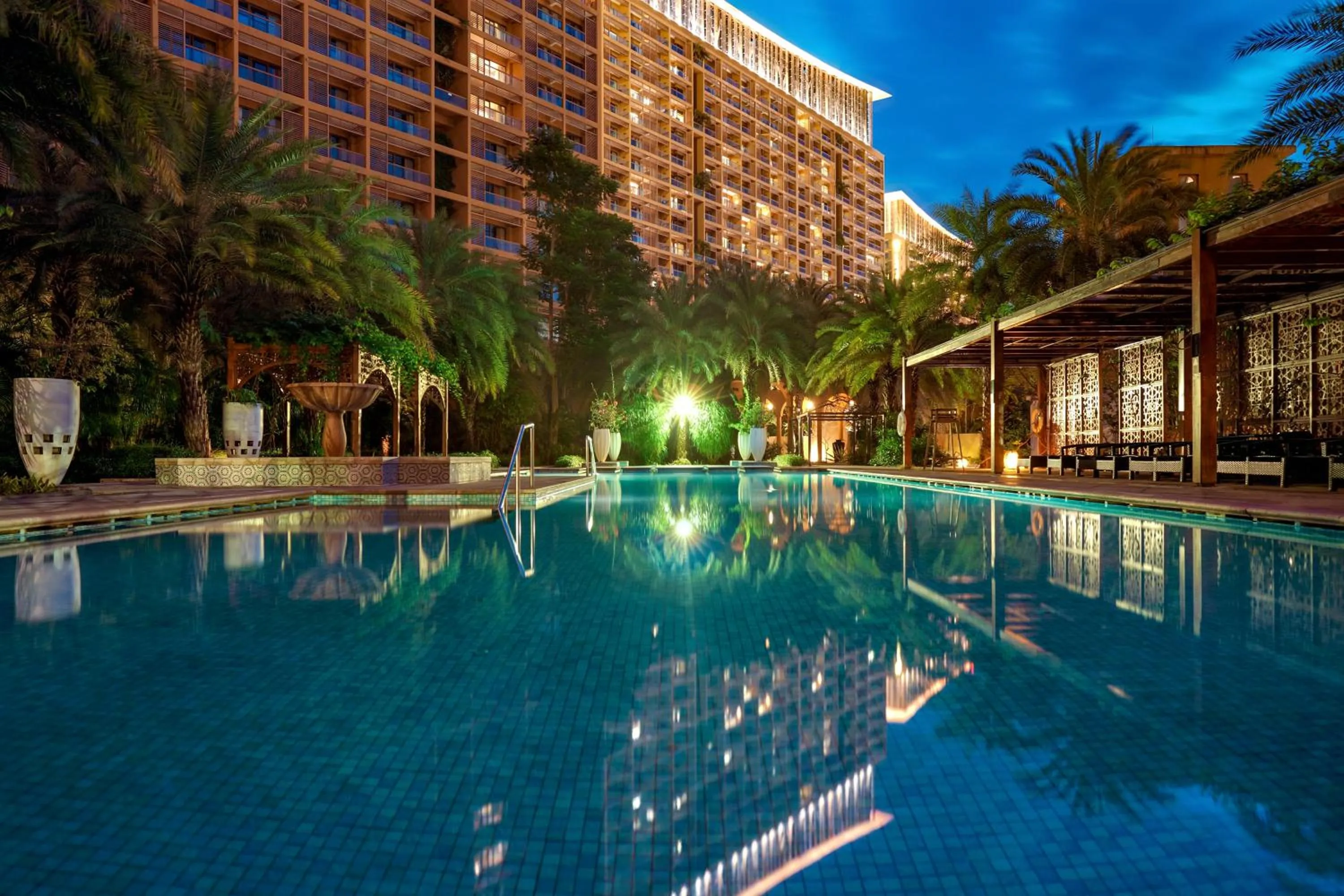 Swimming pool in Mangrove Tree Resort World Sanya Bay- Queen Palm Towers