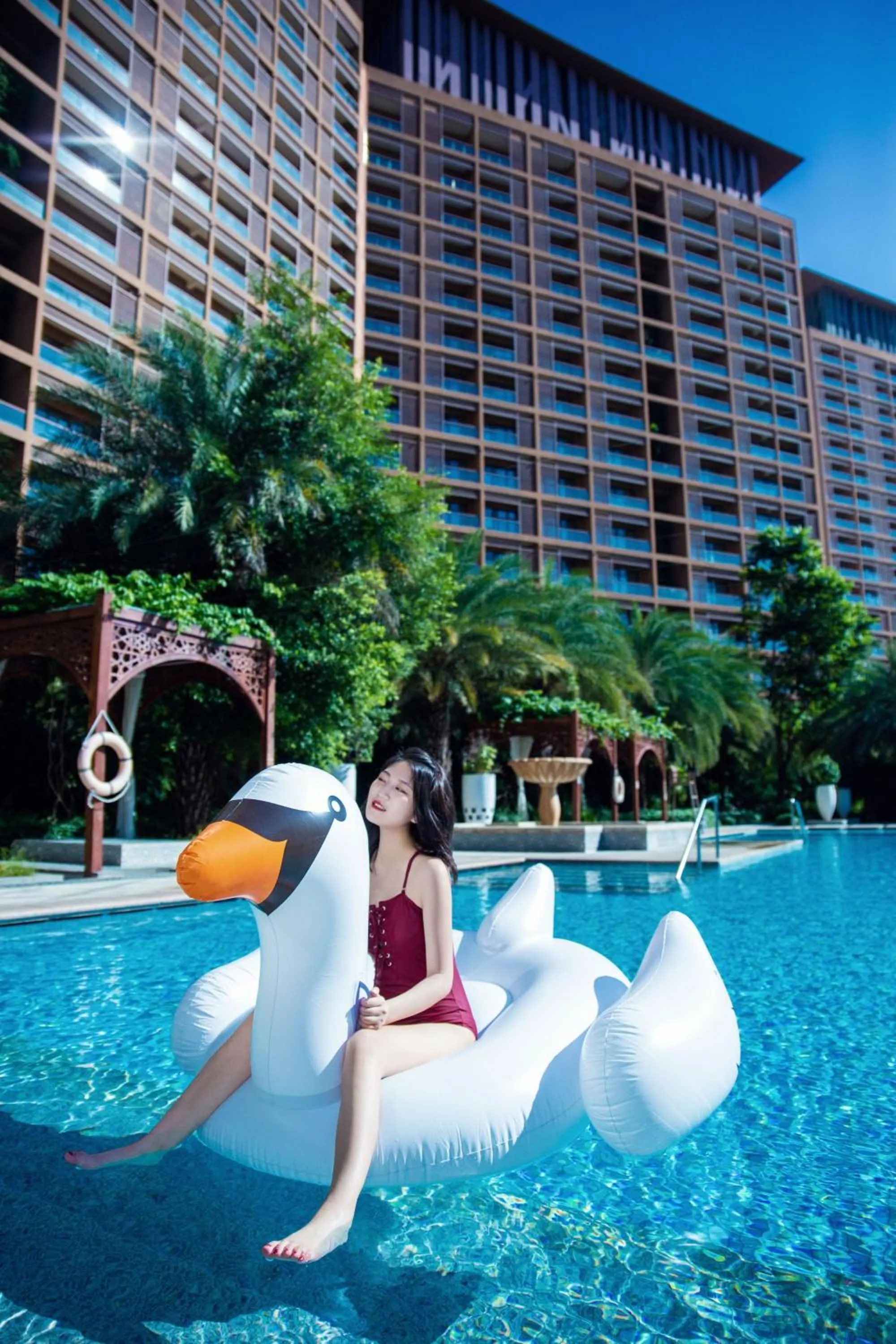 People in Mangrove Tree Resort World Sanya Bay- Queen Palm Towers
