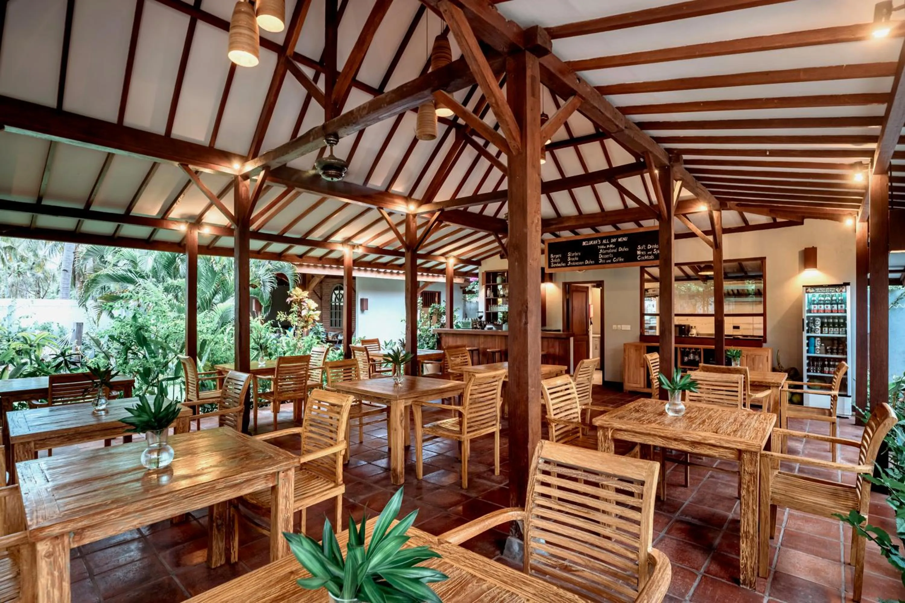 Restaurant/places to eat in Belukar Villas