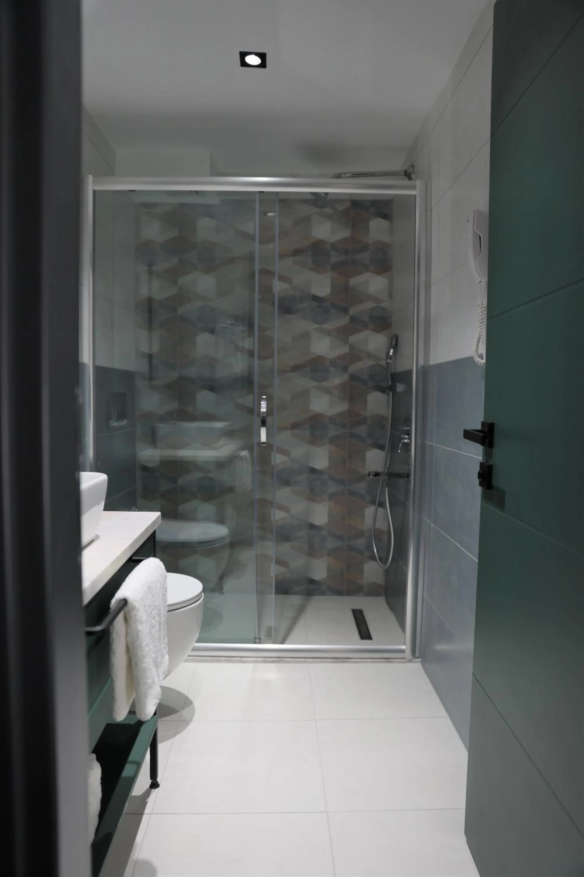 Bathroom in Aybek Ratio Hotel