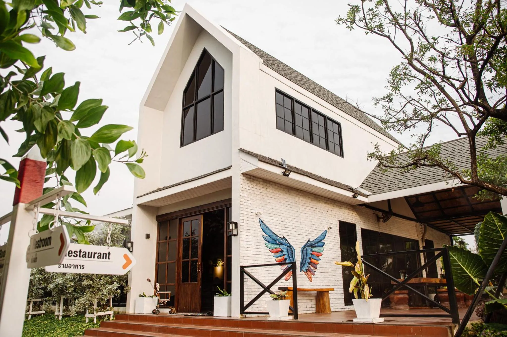 Restaurant/places to eat in Phuping Valley Resort