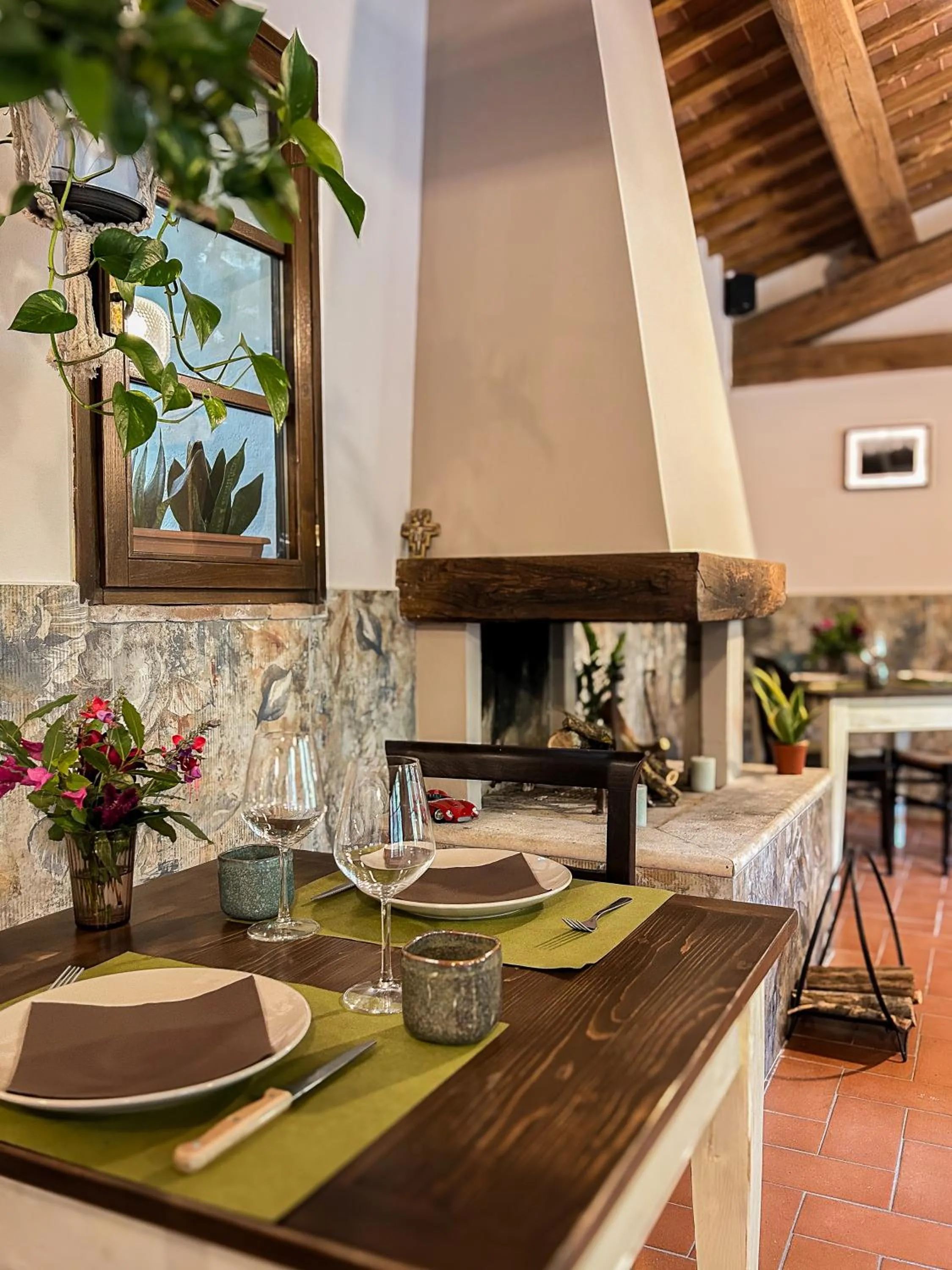 Restaurant/places to eat in Villa Mucellena