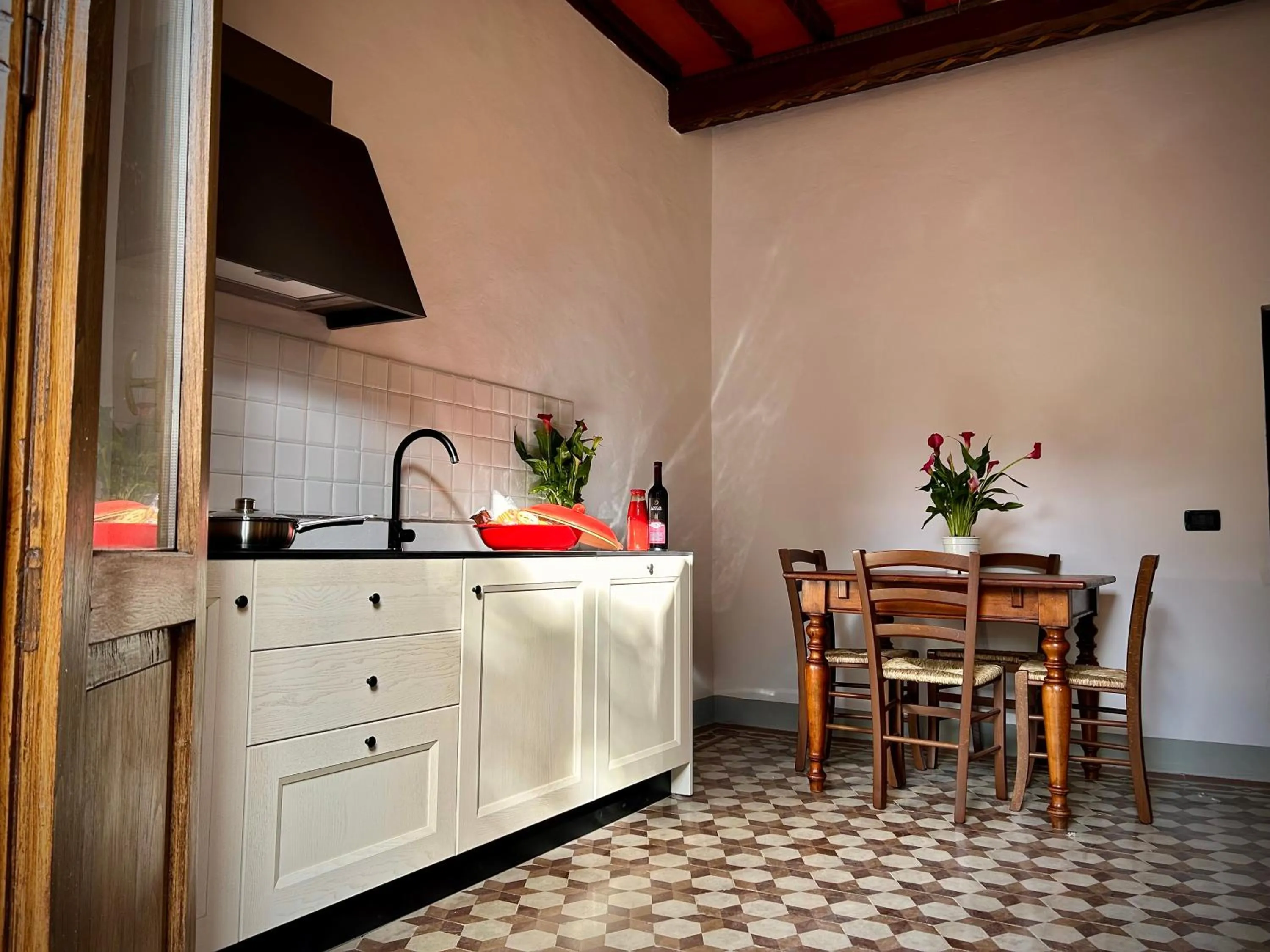 Kitchen or kitchenette in Villa Mucellena