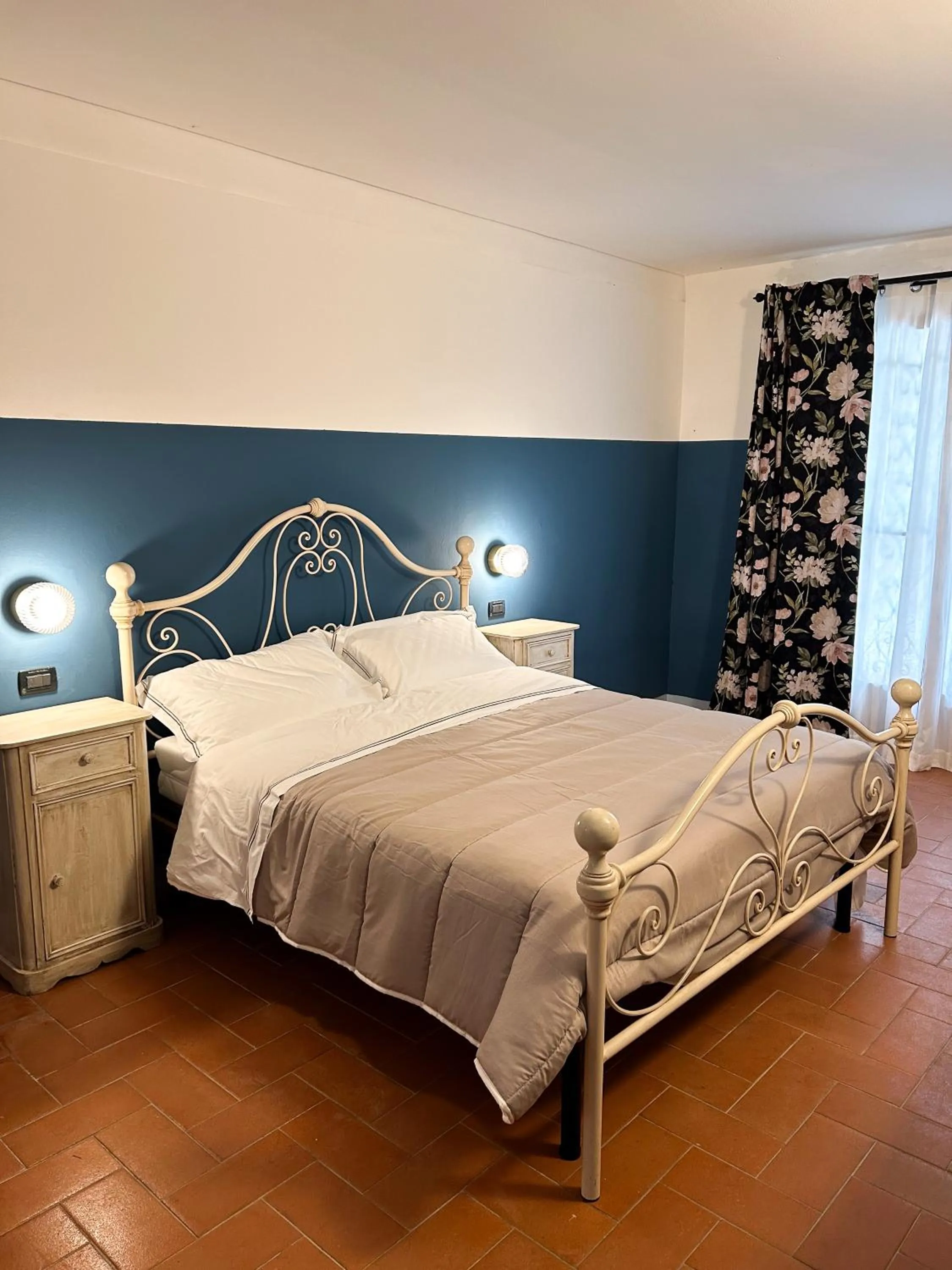 Bedroom, Bed in Villa Mucellena