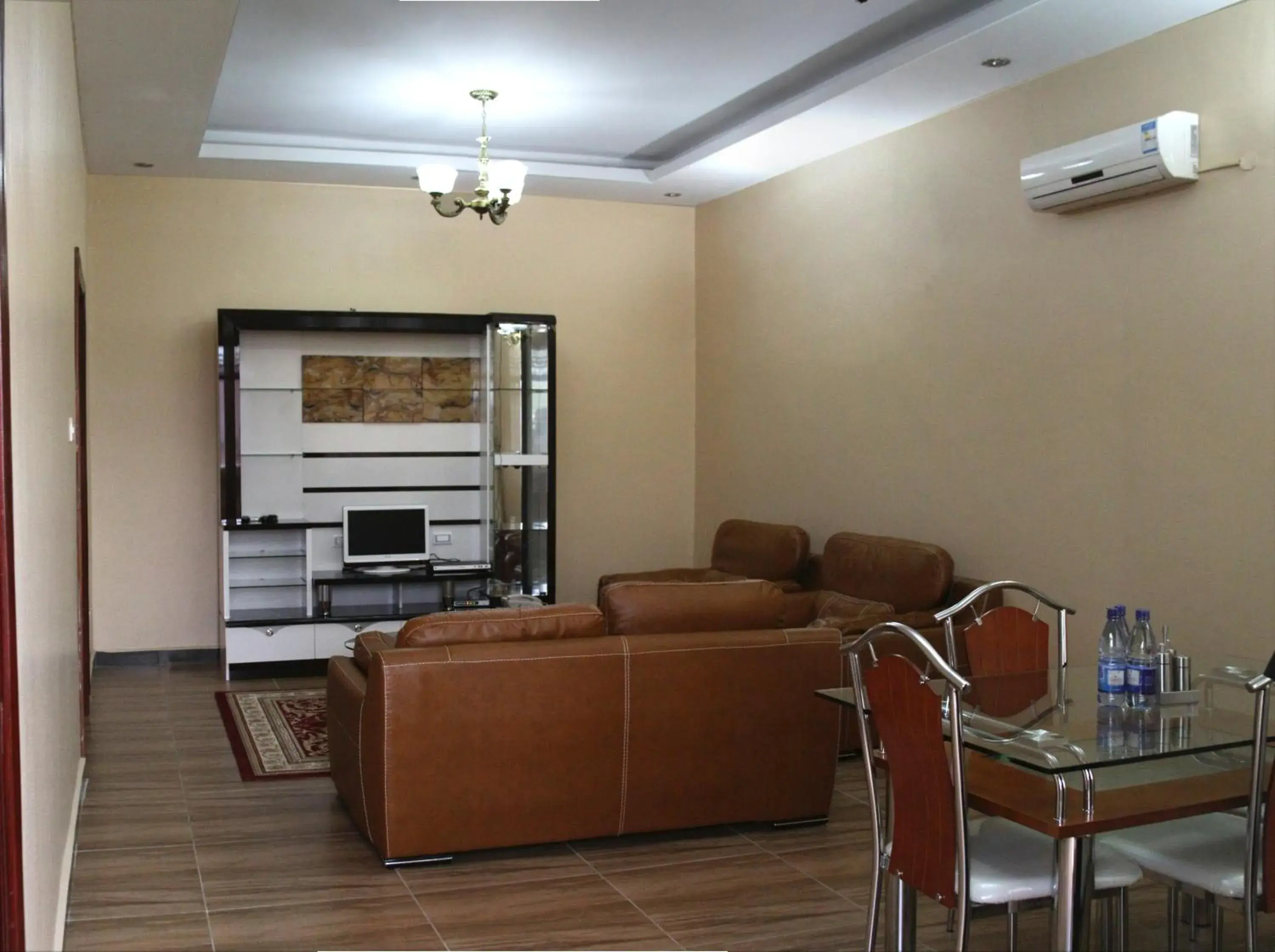 Three-Bedroom Apartment in Hotel Africana Three-Bedroom Apartment in Hotel Africana