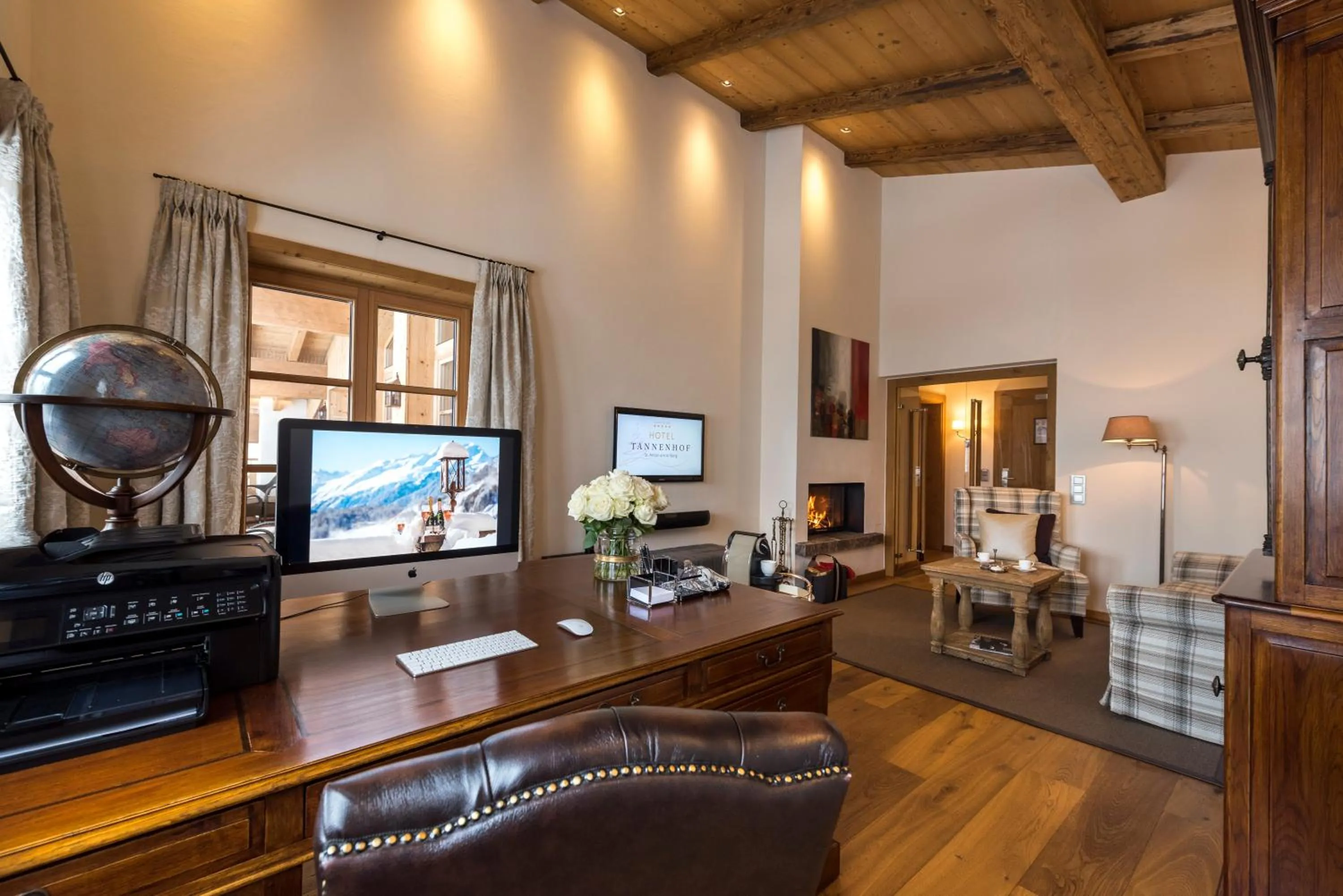 Communal lounge/ TV room in Hotel Tannenhof*****Superior