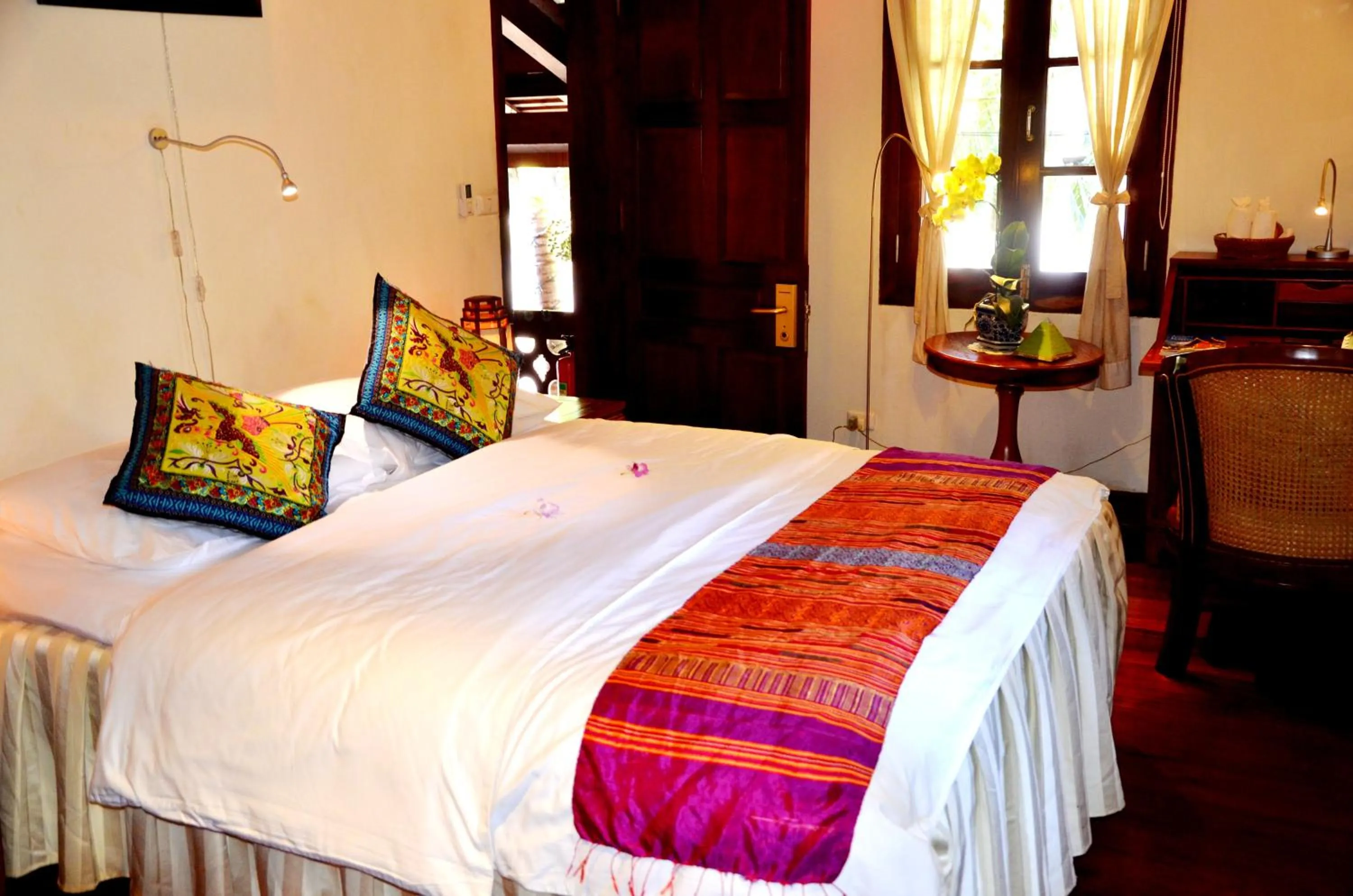 Photo of the whole room, Bed in Mekong Riverview Hotel