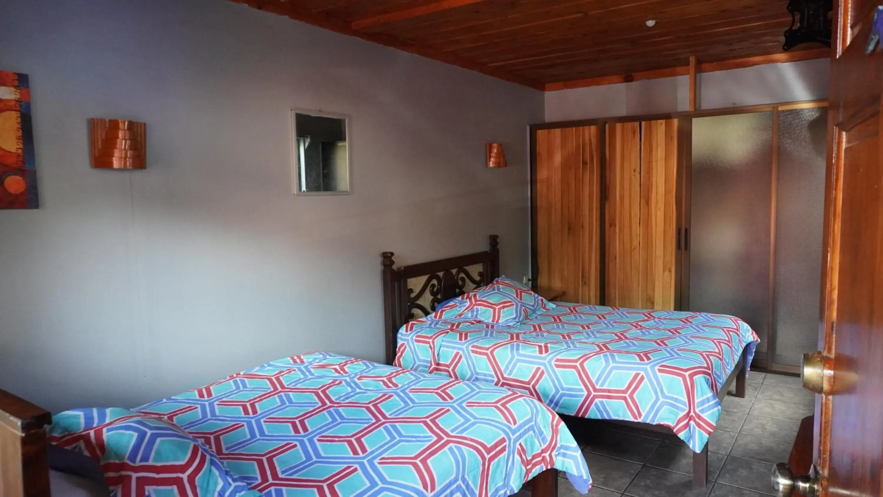 Double Room - single occupancy in Manakin Lodge, Monteverde Double Room - single occupancy in Manakin Lodge, Monteverde