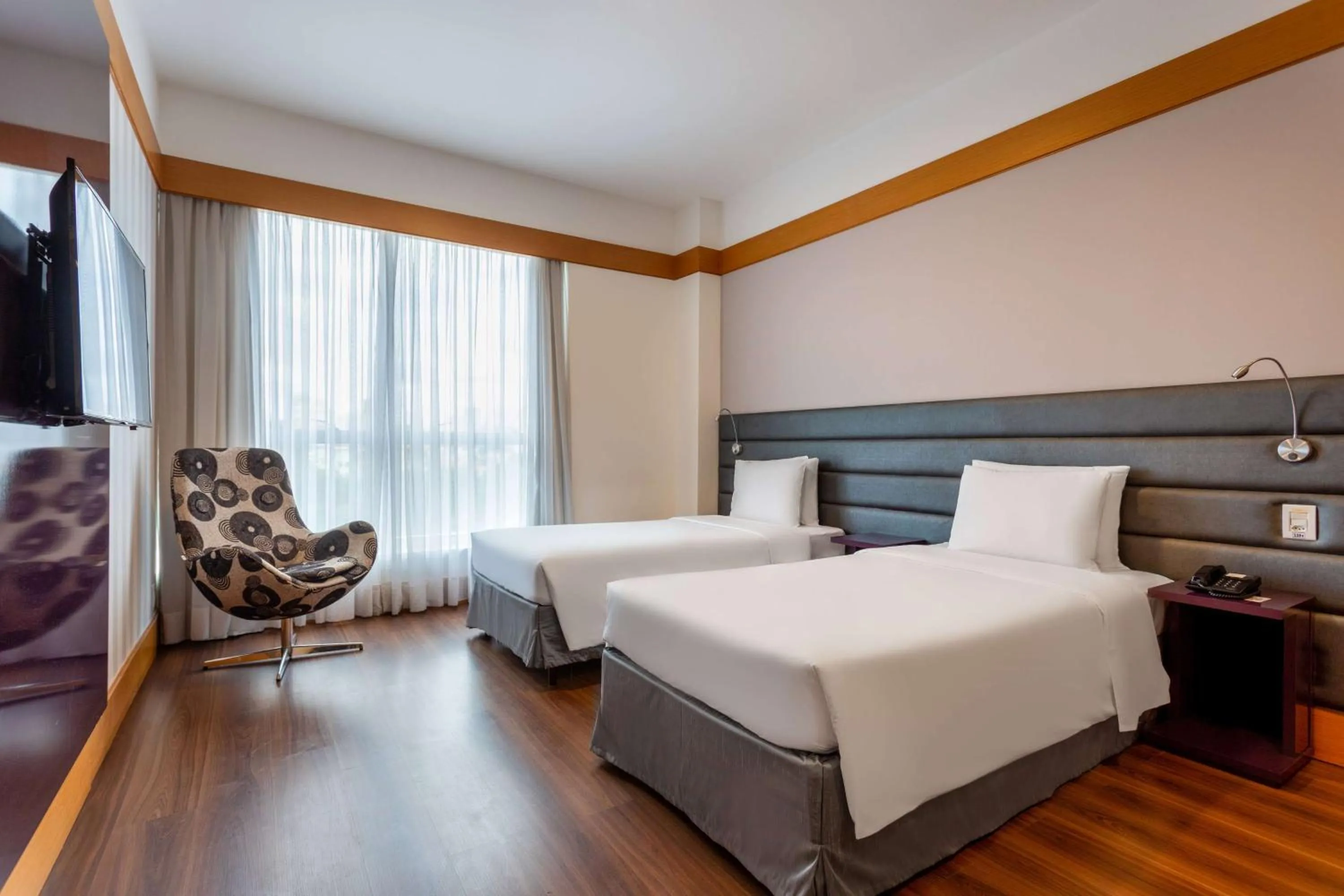 Photo of the whole room, Bed in Wyndham Garden São Paulo Convention Nortel