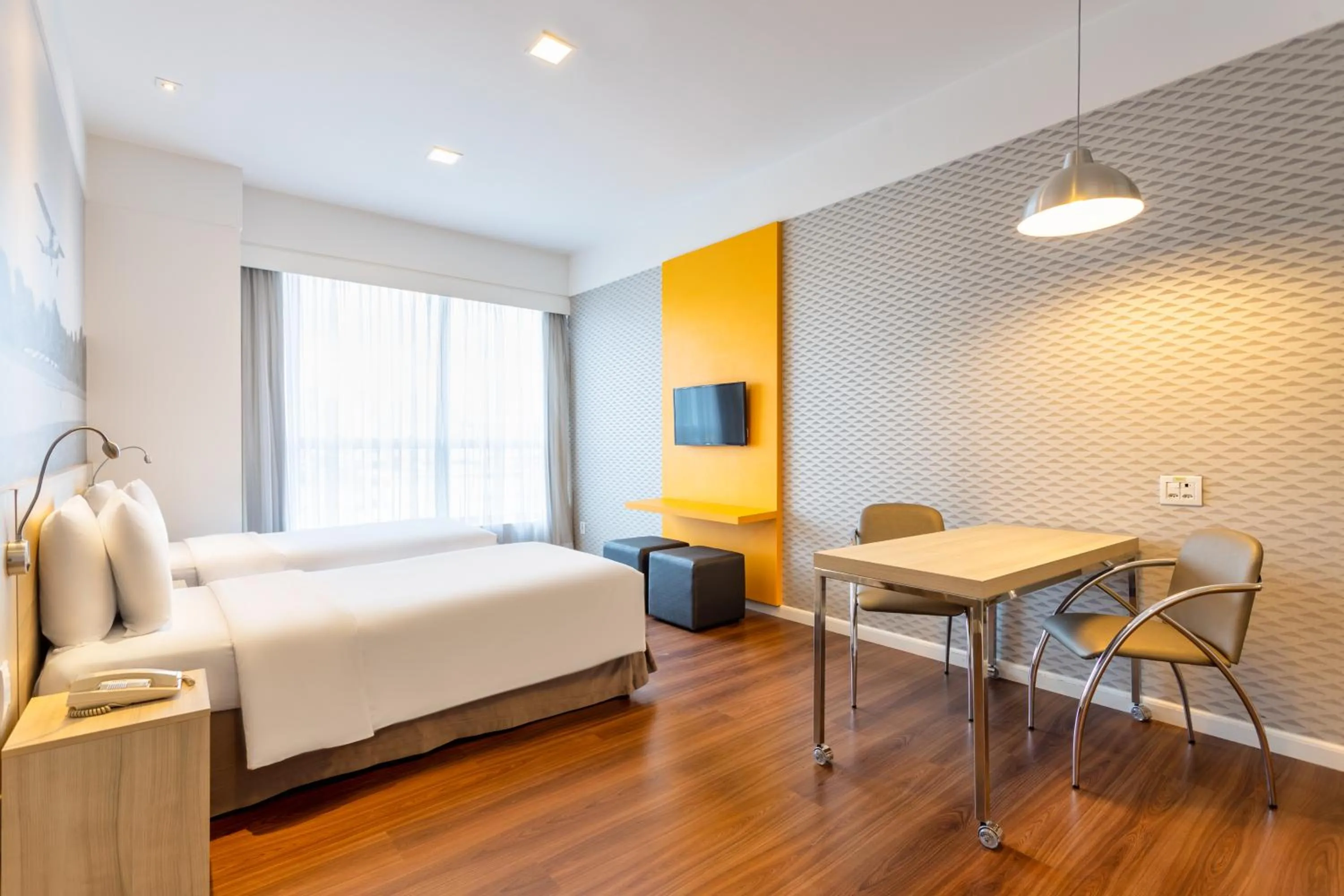 Photo of the whole room, Bed in Wyndham Garden São Paulo Convention Nortel