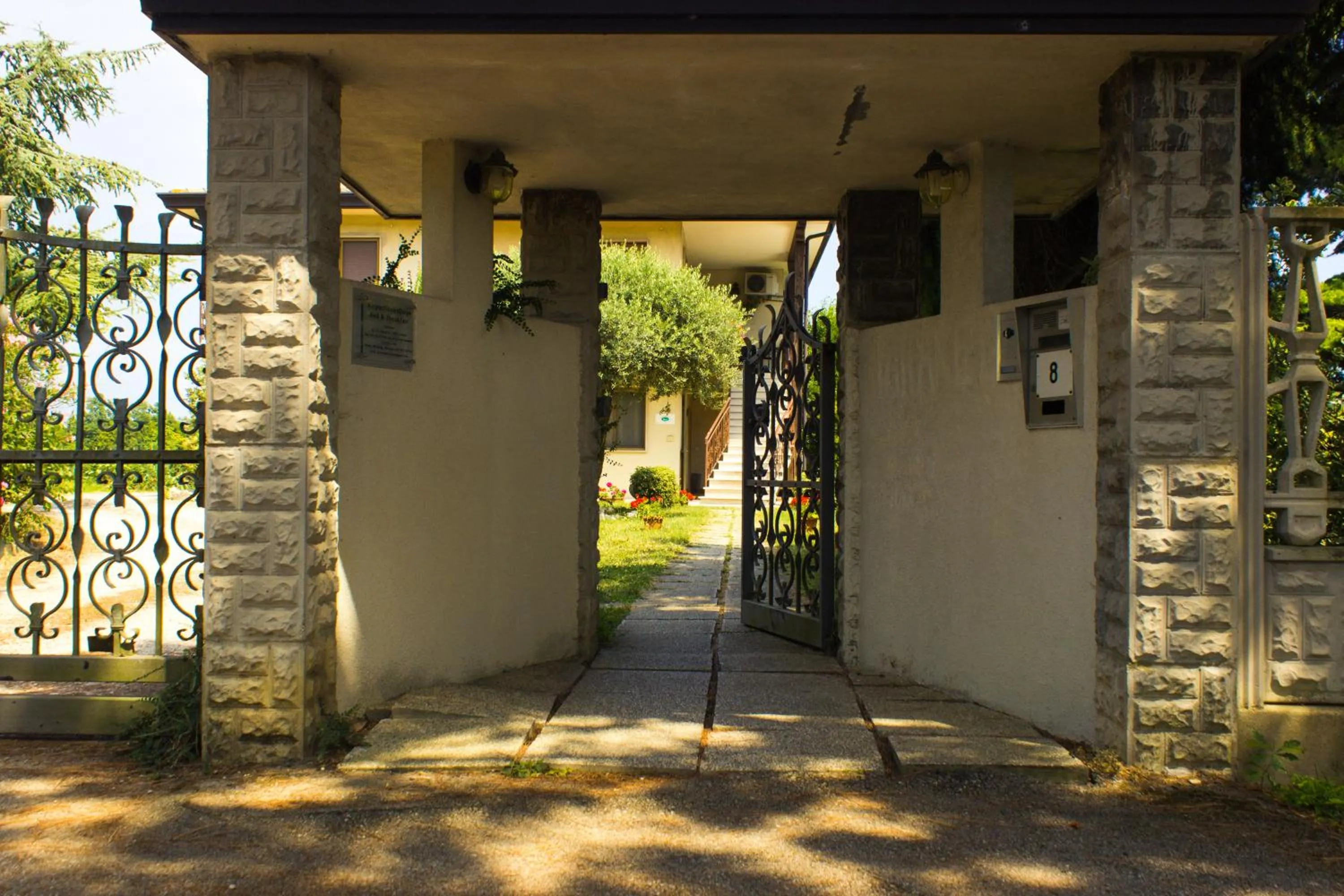 Property building in B&B Airport Venice Diego