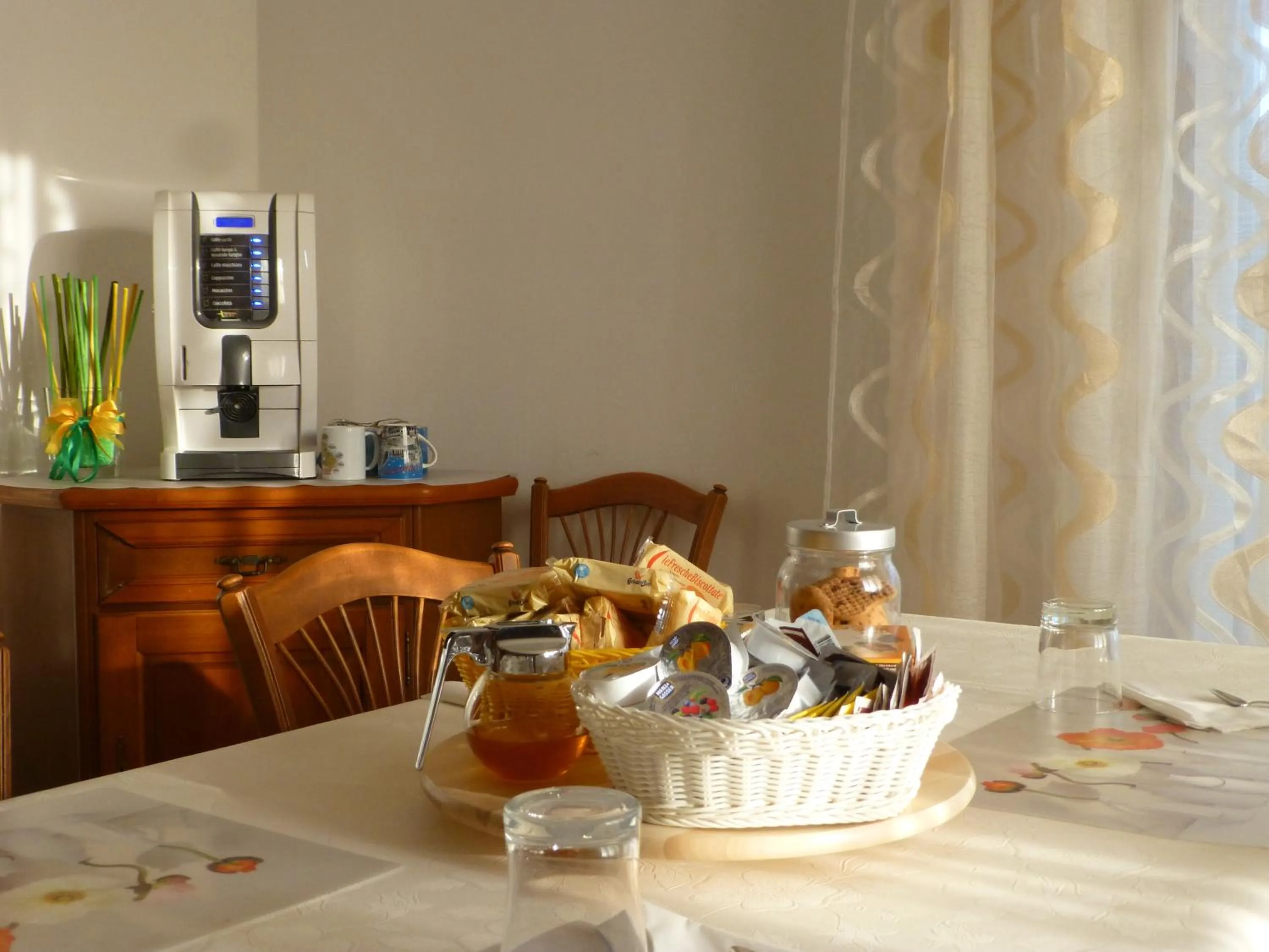 Food and drinks in B&B Airport Venice Diego